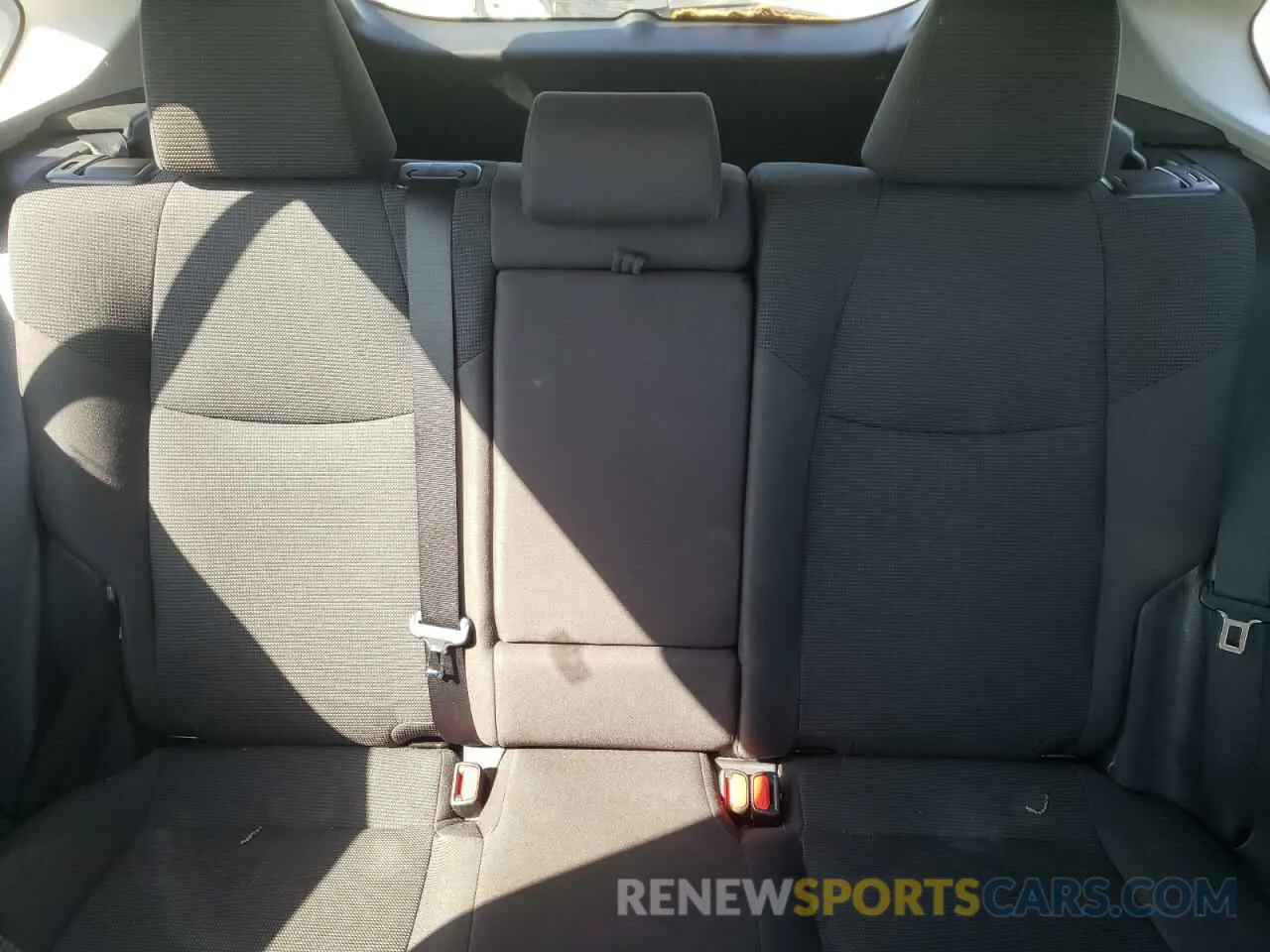 10 Photograph of a damaged car 2T3F1RFV4LC108265 TOYOTA RAV4 2020