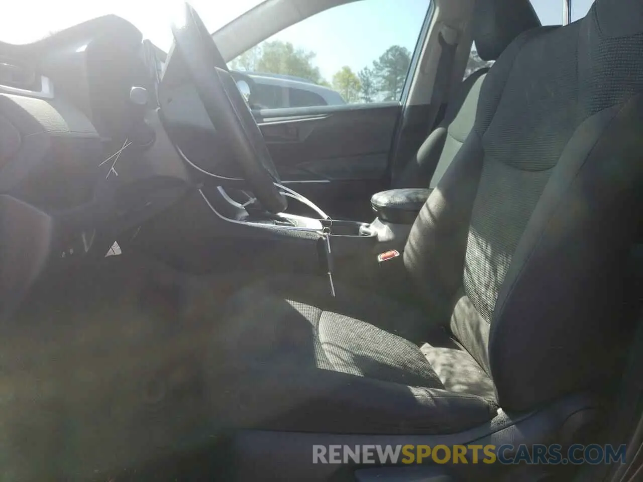 7 Photograph of a damaged car 2T3F1RFV4LC108265 TOYOTA RAV4 2020