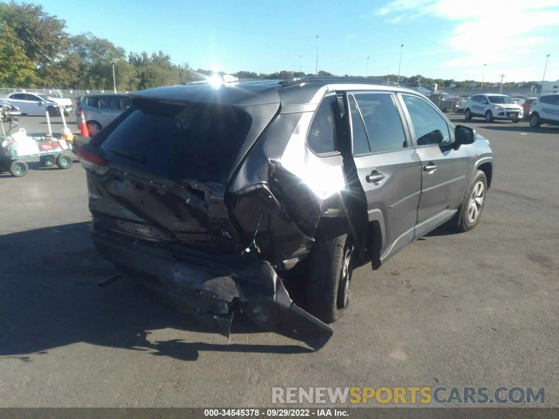 4 Photograph of a damaged car 2T3F1RFV4LC114129 TOYOTA RAV4 2020