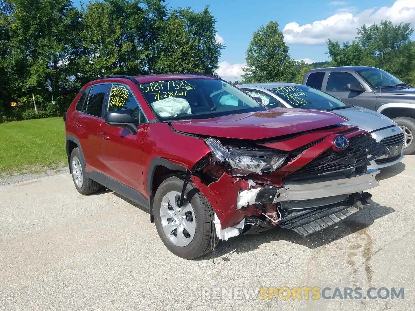 1 Photograph of a damaged car 2T3F1RFV4LC132226 TOYOTA RAV4 2020