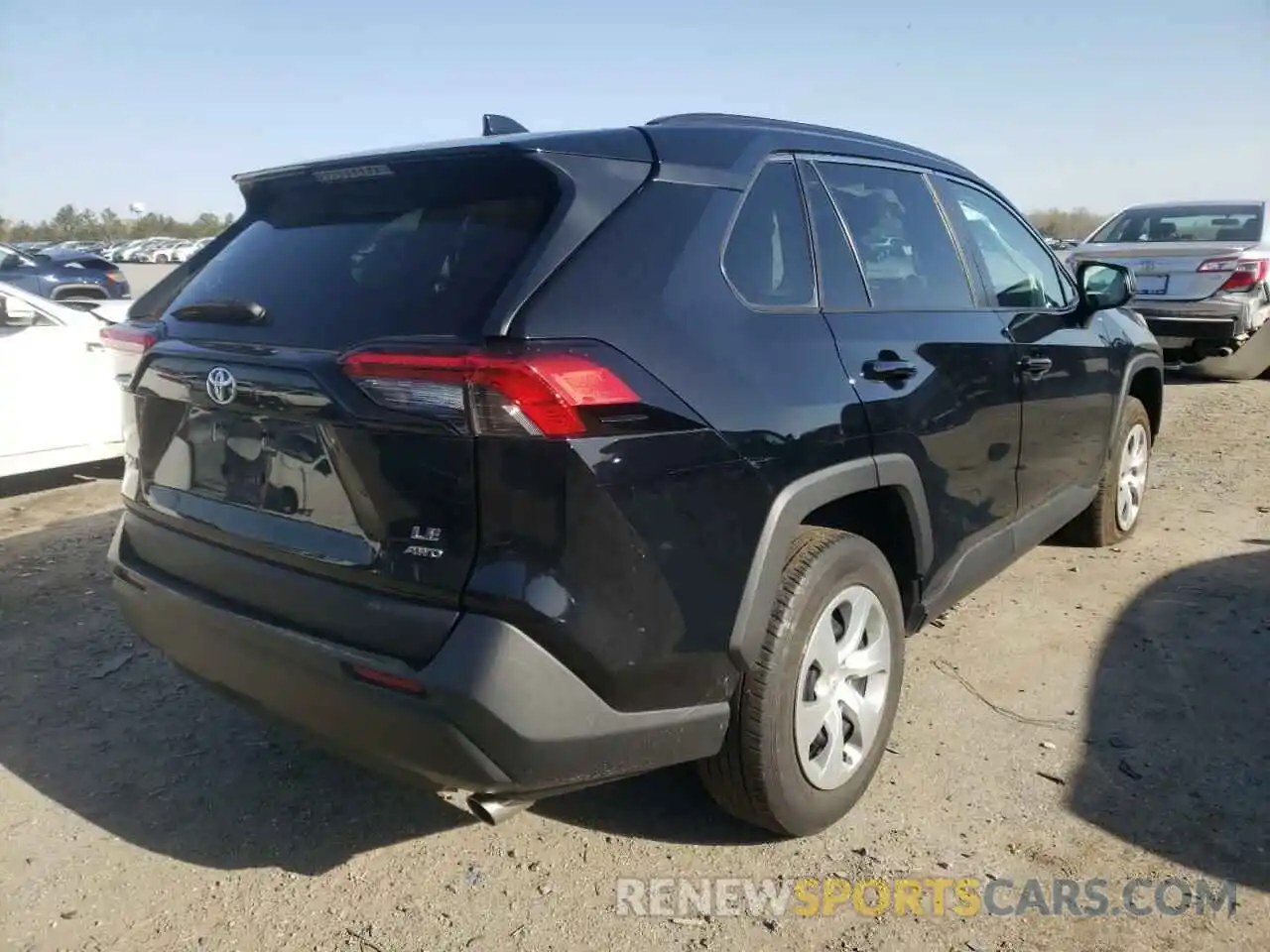 4 Photograph of a damaged car 2T3F1RFV4LW096133 TOYOTA RAV4 2020