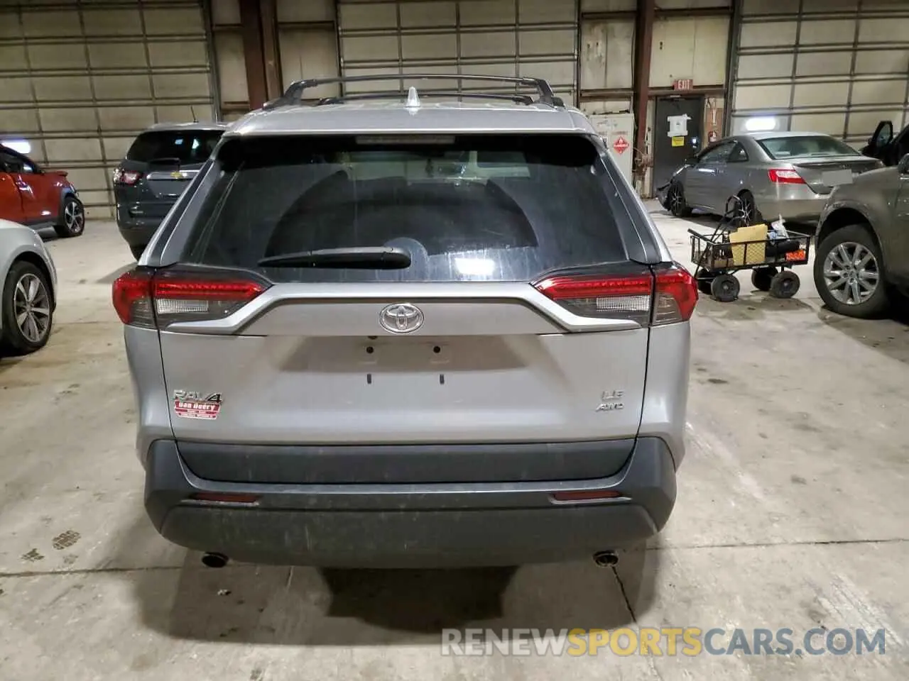 6 Photograph of a damaged car 2T3F1RFV4LW120687 TOYOTA RAV4 2020