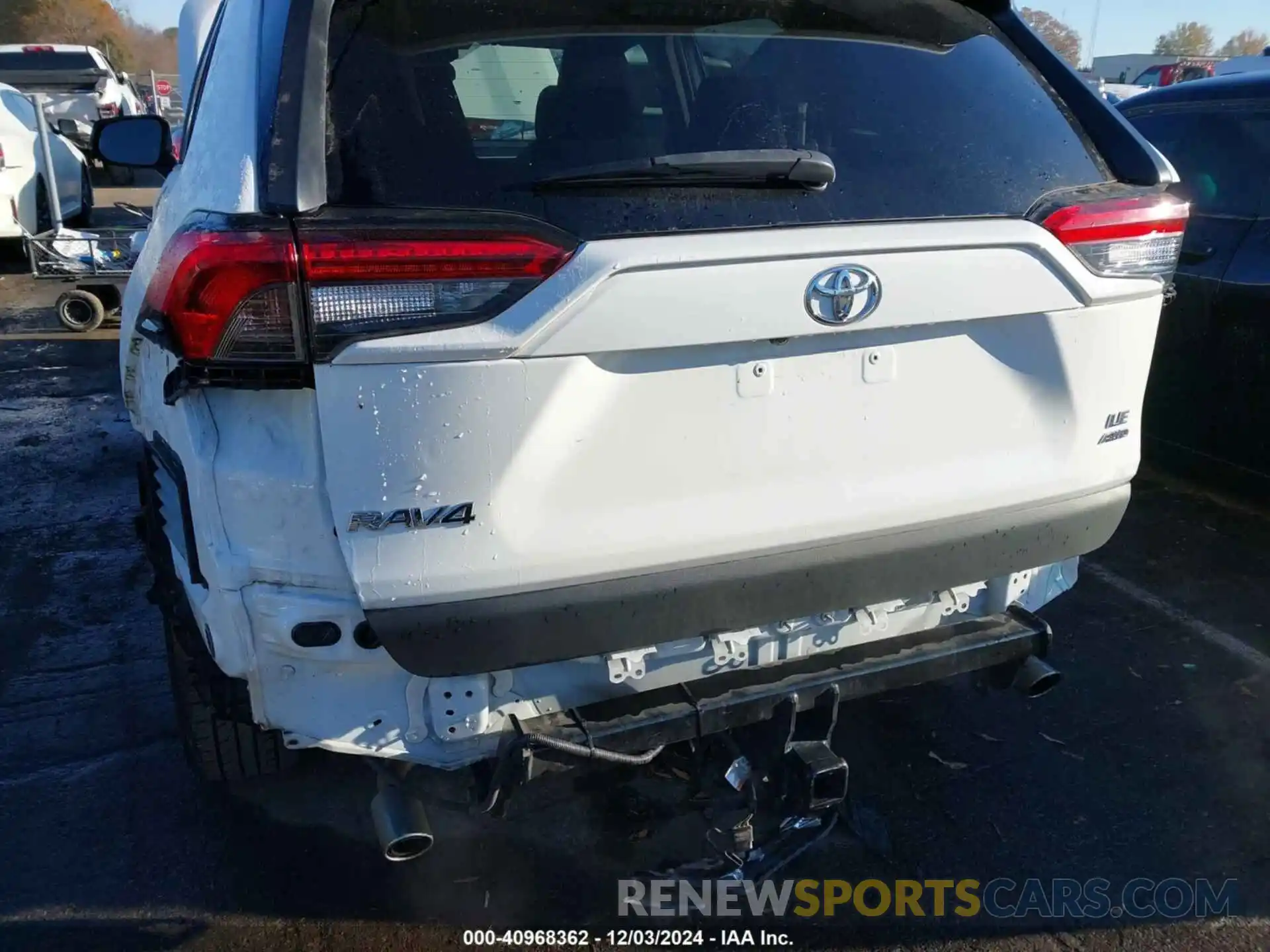 6 Photograph of a damaged car 2T3F1RFV4LW128546 TOYOTA RAV4 2020