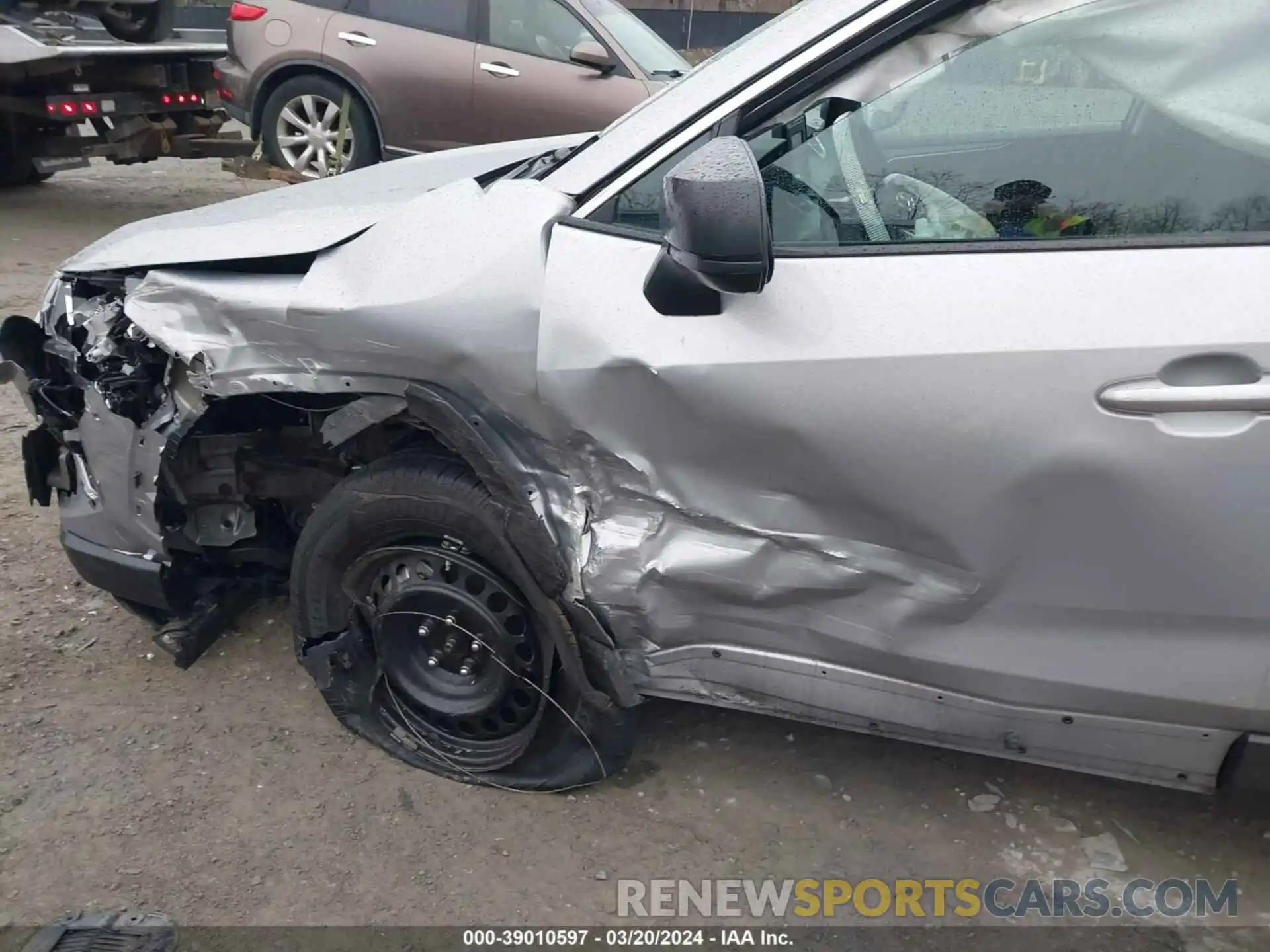 17 Photograph of a damaged car 2T3F1RFV4LW135318 TOYOTA RAV4 2020