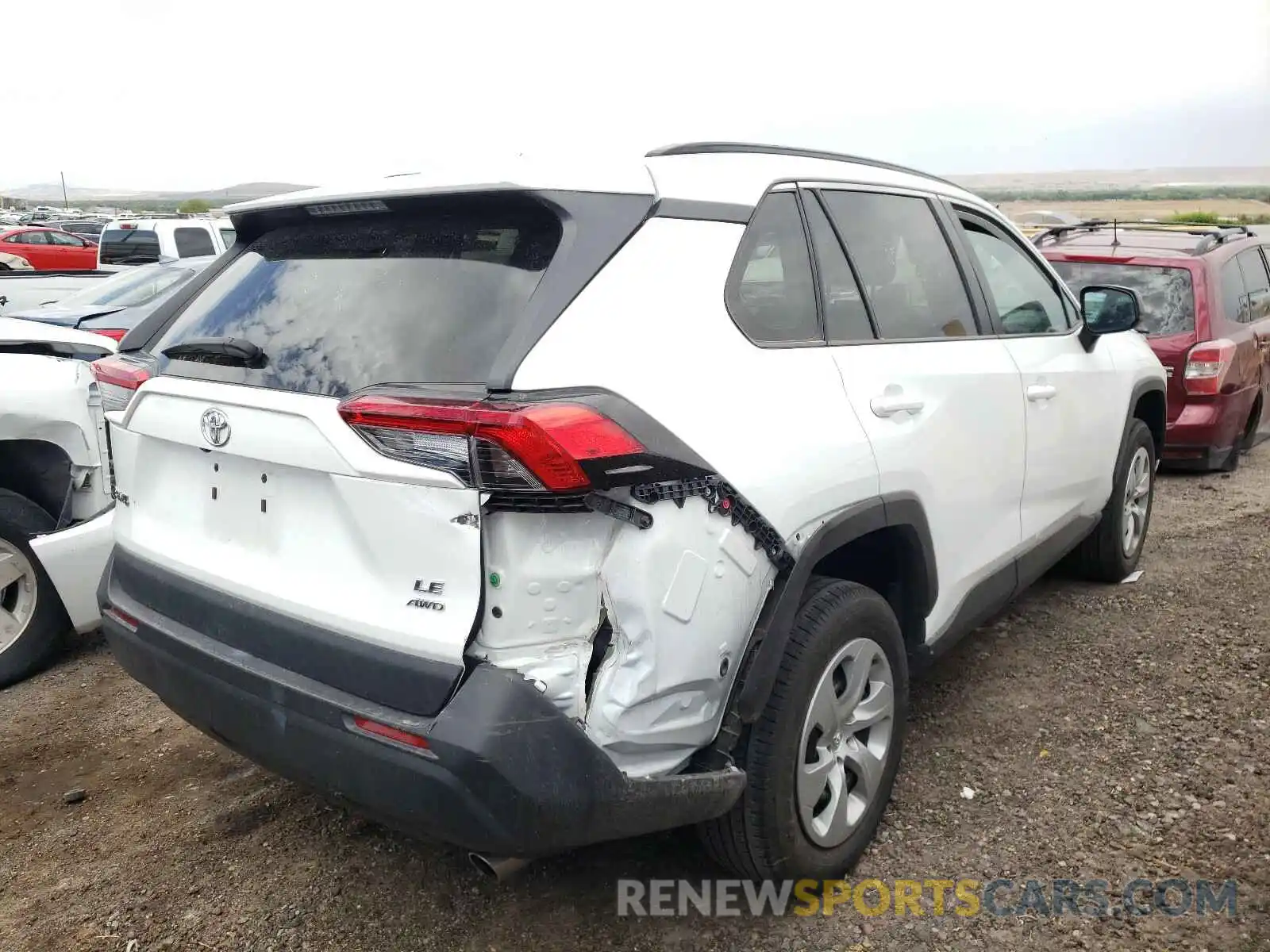 4 Photograph of a damaged car 2T3F1RFV5LC082758 TOYOTA RAV4 2020