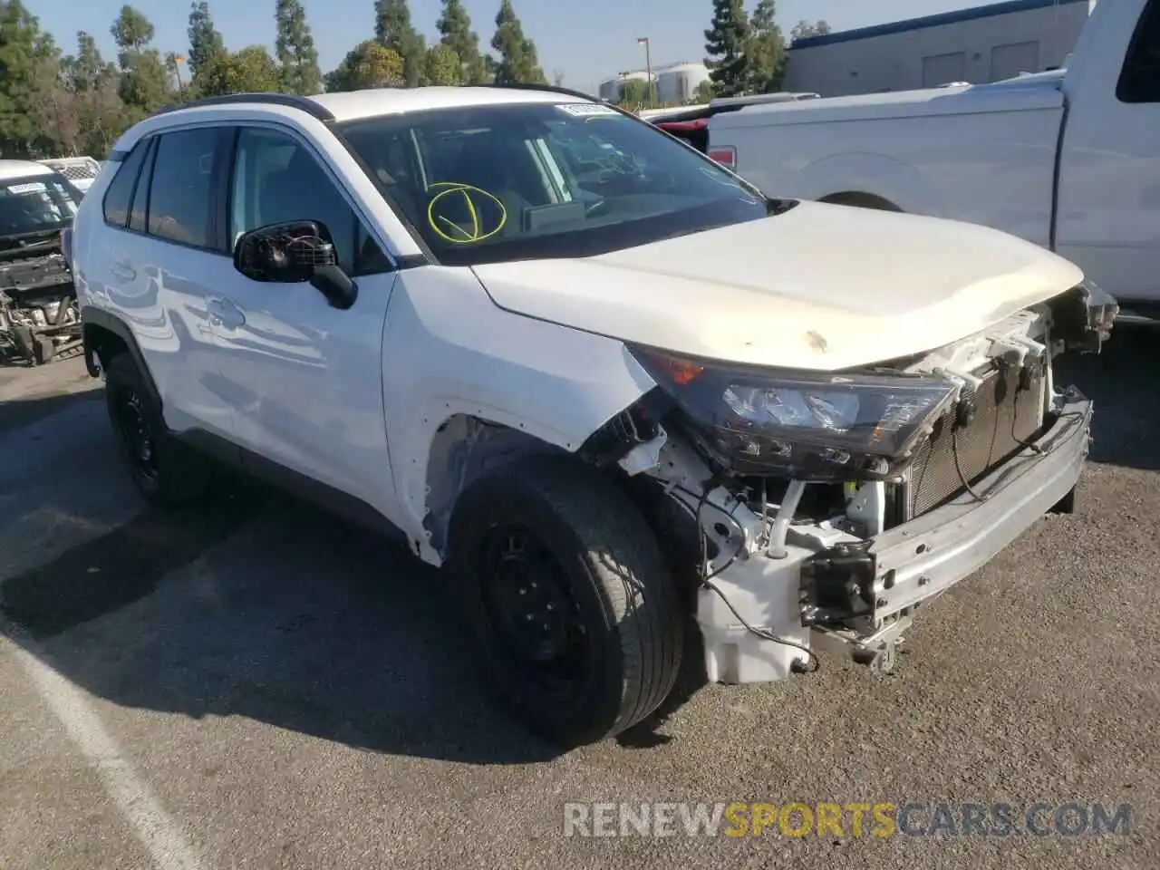 1 Photograph of a damaged car 2T3F1RFV5LC084929 TOYOTA RAV4 2020