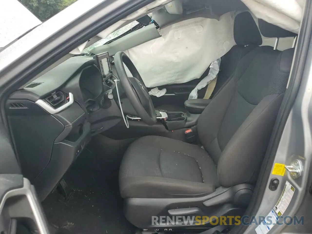 7 Photograph of a damaged car 2T3F1RFV5LC111644 TOYOTA RAV4 2020
