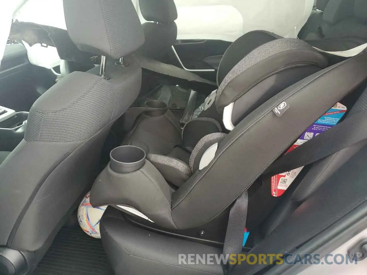 10 Photograph of a damaged car 2T3F1RFV5LC114852 TOYOTA RAV4 2020