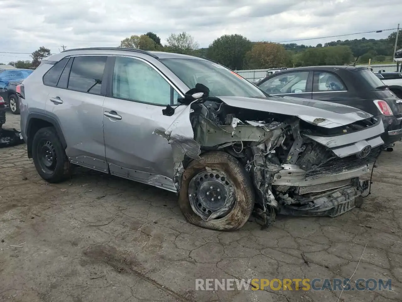 4 Photograph of a damaged car 2T3F1RFV5LC114852 TOYOTA RAV4 2020