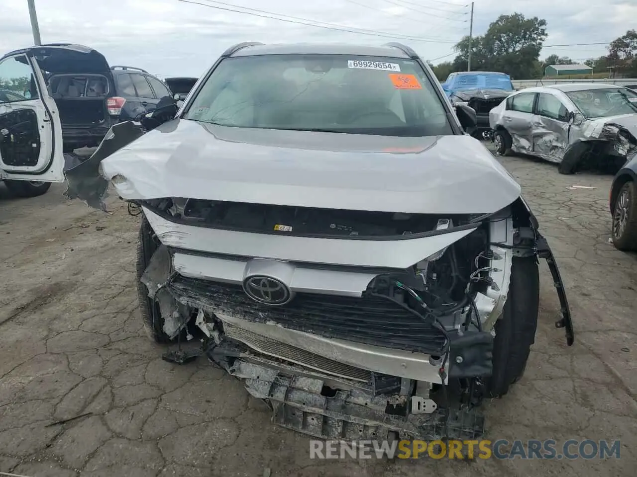 5 Photograph of a damaged car 2T3F1RFV5LC114852 TOYOTA RAV4 2020