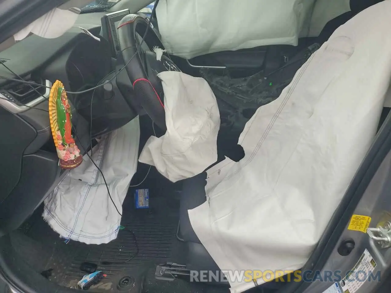 7 Photograph of a damaged car 2T3F1RFV5LC114852 TOYOTA RAV4 2020