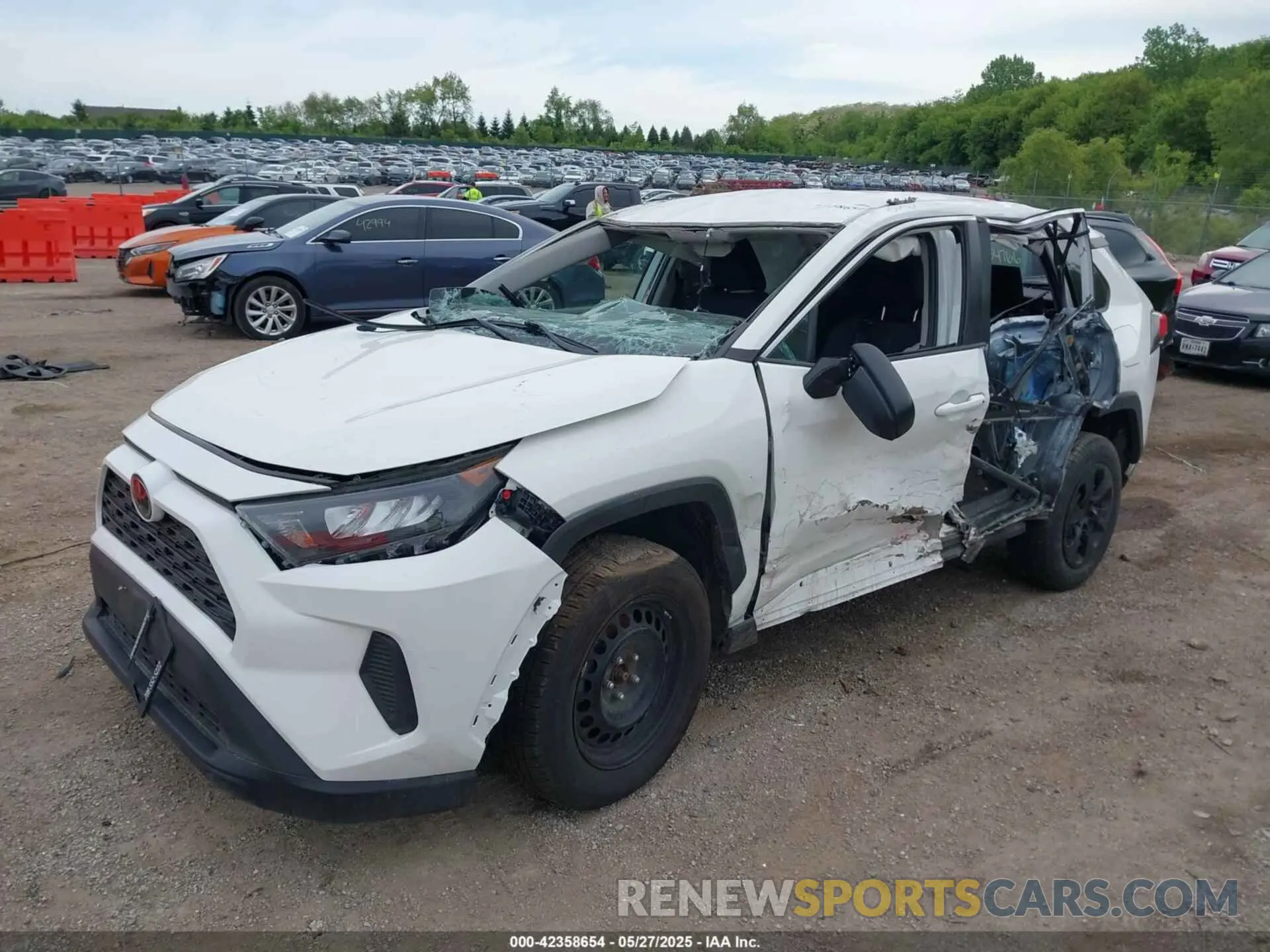 2 Photograph of a damaged car 2T3F1RFV5LC118867 TOYOTA RAV4 2020