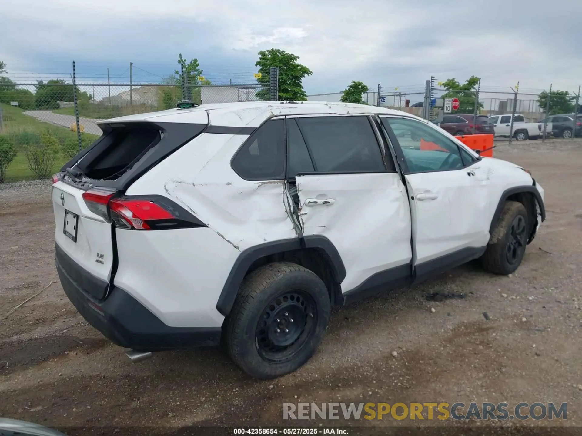 4 Photograph of a damaged car 2T3F1RFV5LC118867 TOYOTA RAV4 2020