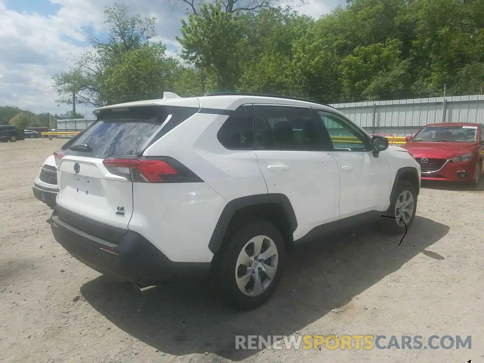 4 Photograph of a damaged car 2T3F1RFV5LW087991 TOYOTA RAV4 2020