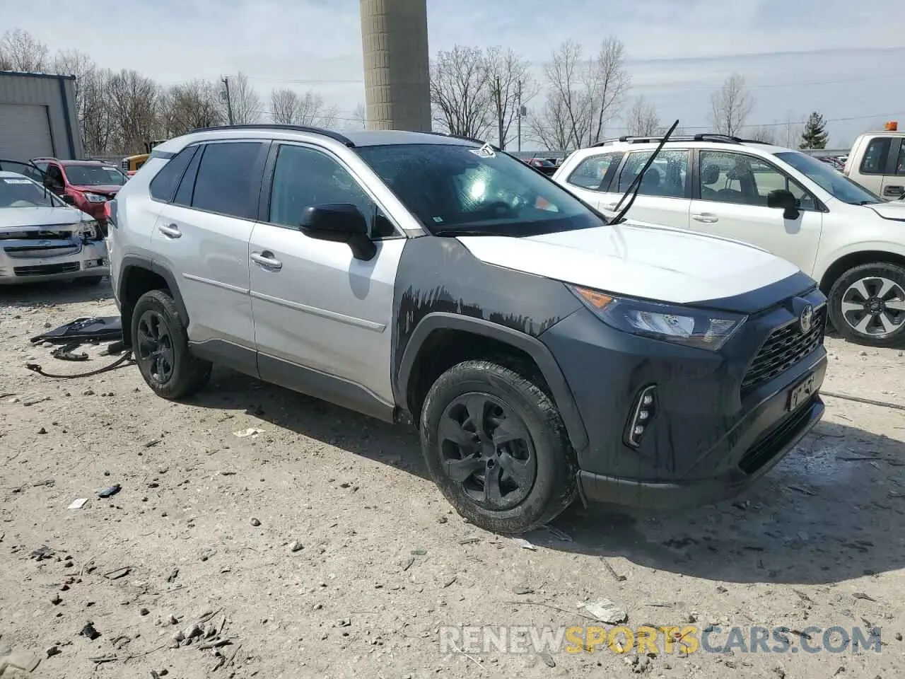 4 Photograph of a damaged car 2T3F1RFV5LW107026 TOYOTA RAV4 2020