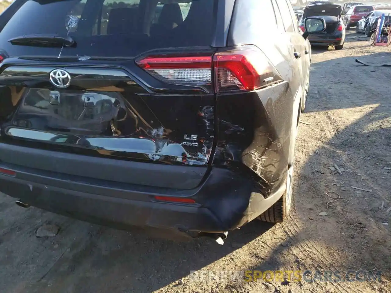 9 Photograph of a damaged car 2T3F1RFV5LW124800 TOYOTA RAV4 2020