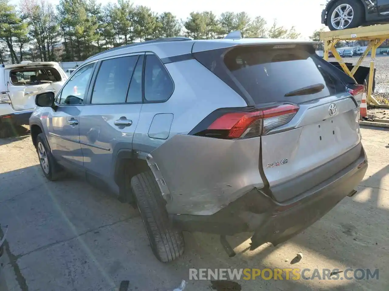 2 Photograph of a damaged car 2T3F1RFV5LW133383 TOYOTA RAV4 2020