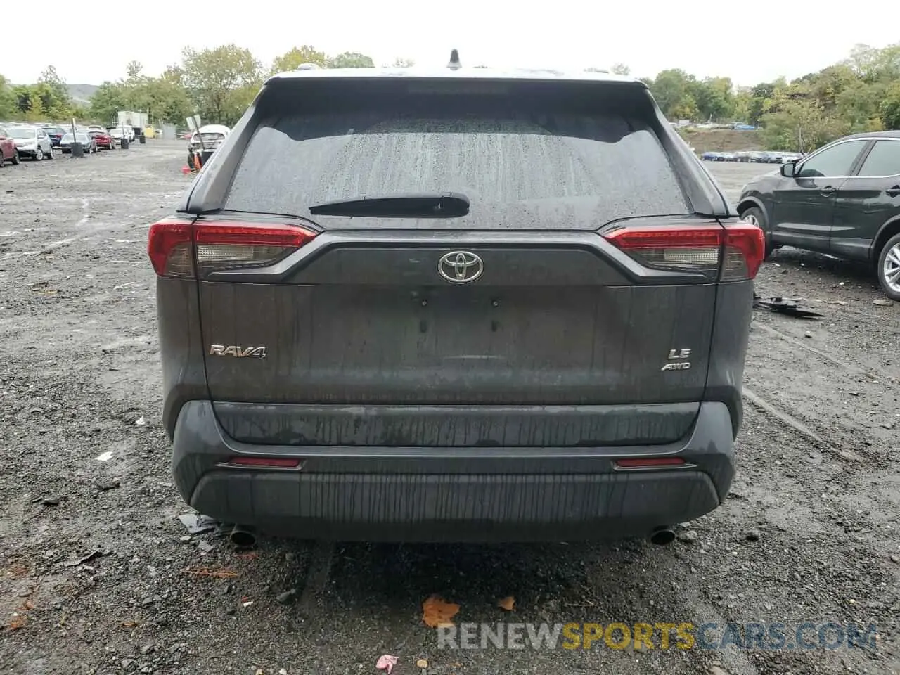6 Photograph of a damaged car 2T3F1RFV6LC076032 TOYOTA RAV4 2020
