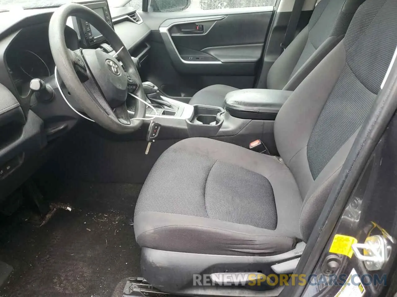 7 Photograph of a damaged car 2T3F1RFV6LC076032 TOYOTA RAV4 2020