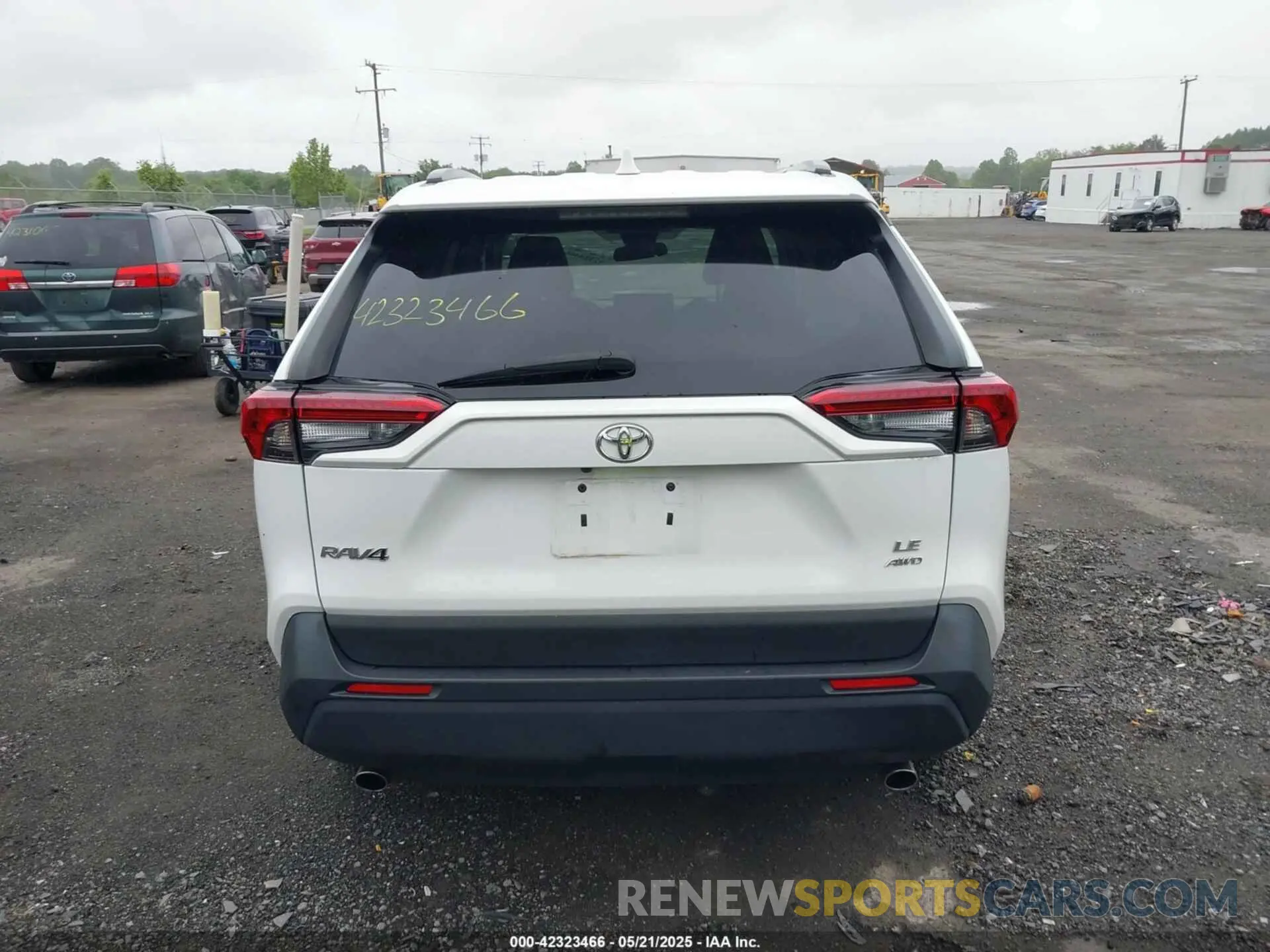 16 Photograph of a damaged car 2T3F1RFV6LC100815 TOYOTA RAV4 2020