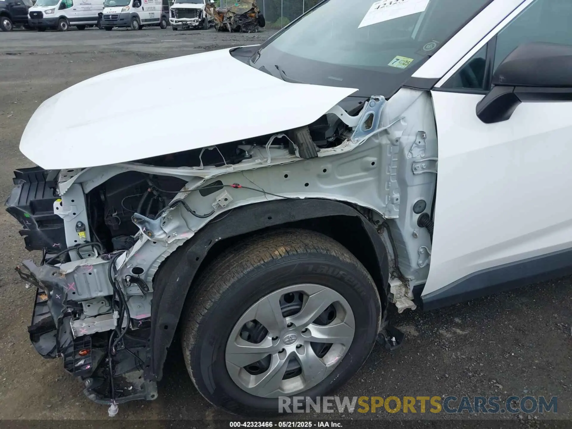 6 Photograph of a damaged car 2T3F1RFV6LC100815 TOYOTA RAV4 2020