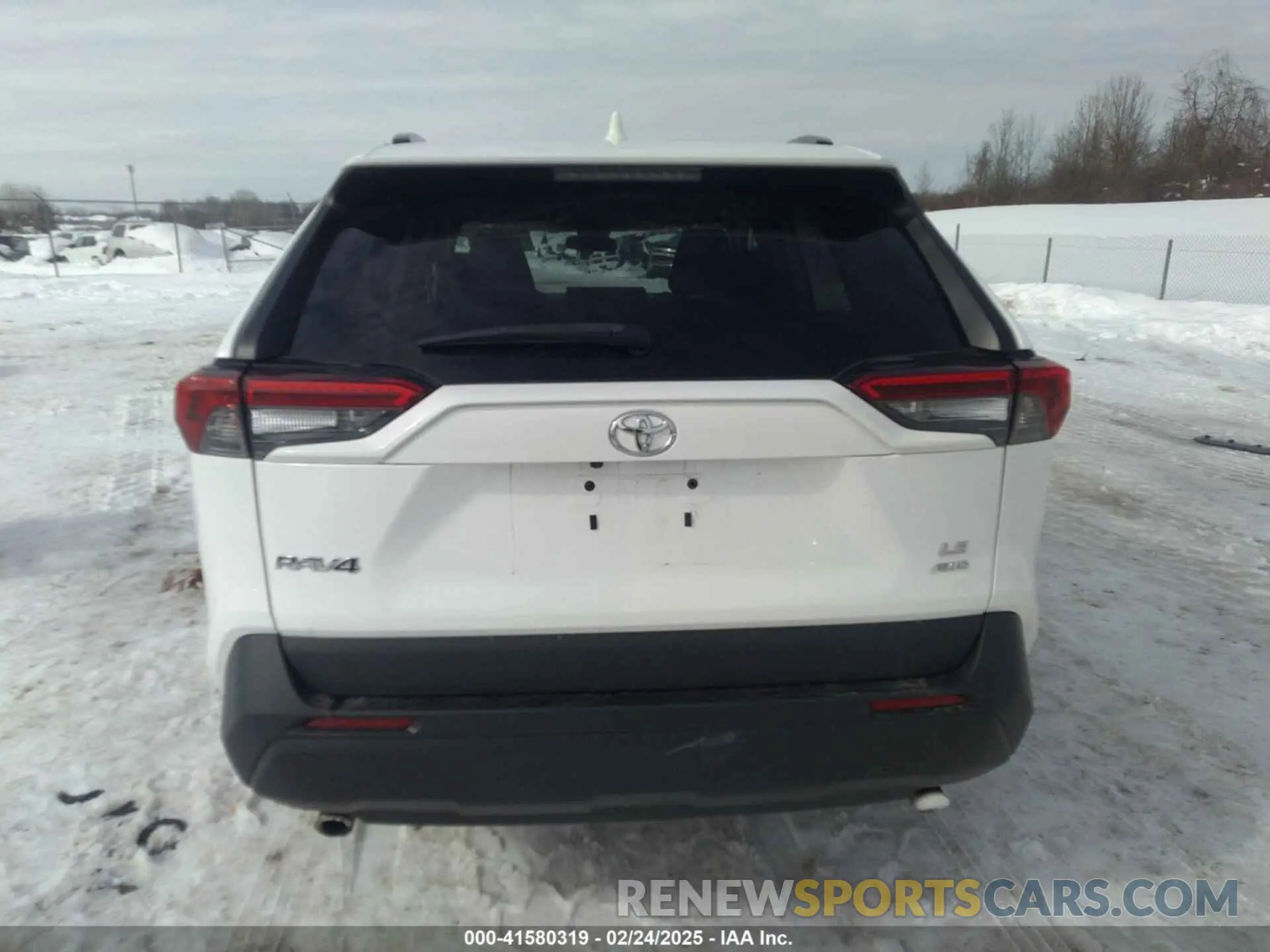 17 Photograph of a damaged car 2T3F1RFV6LC133863 TOYOTA RAV4 2020
