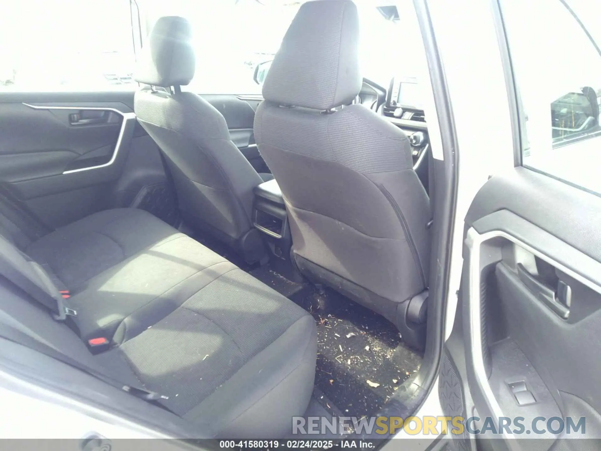 8 Photograph of a damaged car 2T3F1RFV6LC133863 TOYOTA RAV4 2020