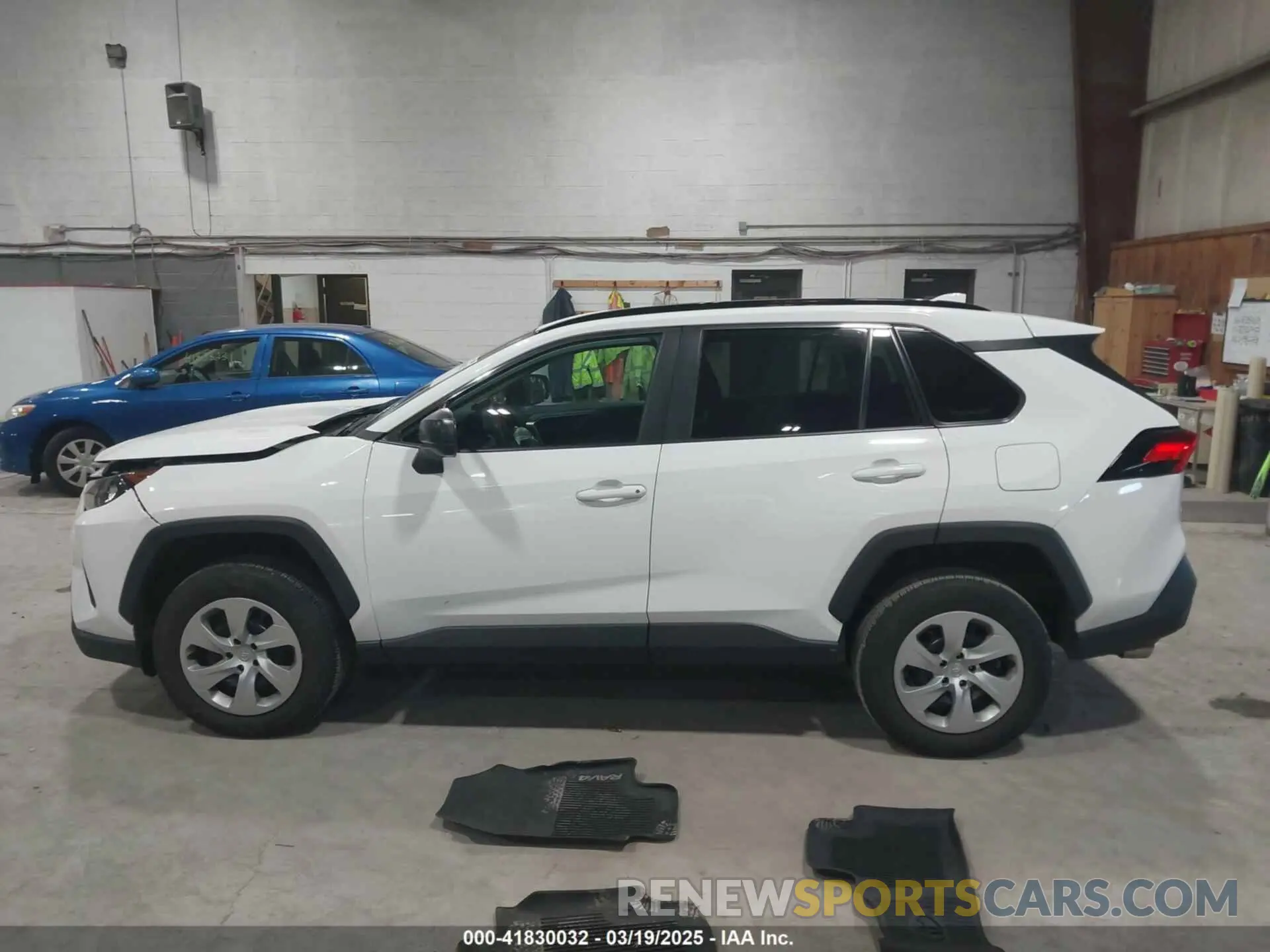14 Photograph of a damaged car 2T3F1RFV6LW109724 TOYOTA RAV4 2020