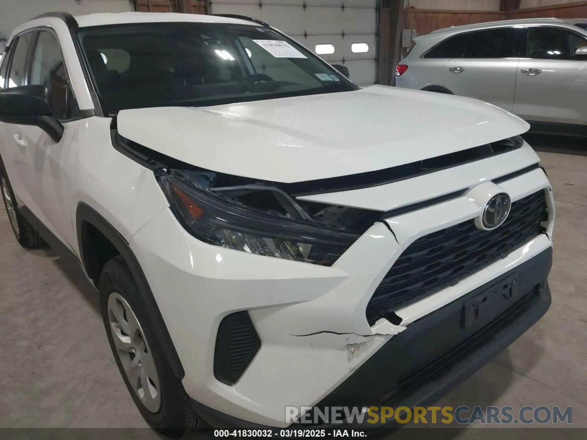 6 Photograph of a damaged car 2T3F1RFV6LW109724 TOYOTA RAV4 2020