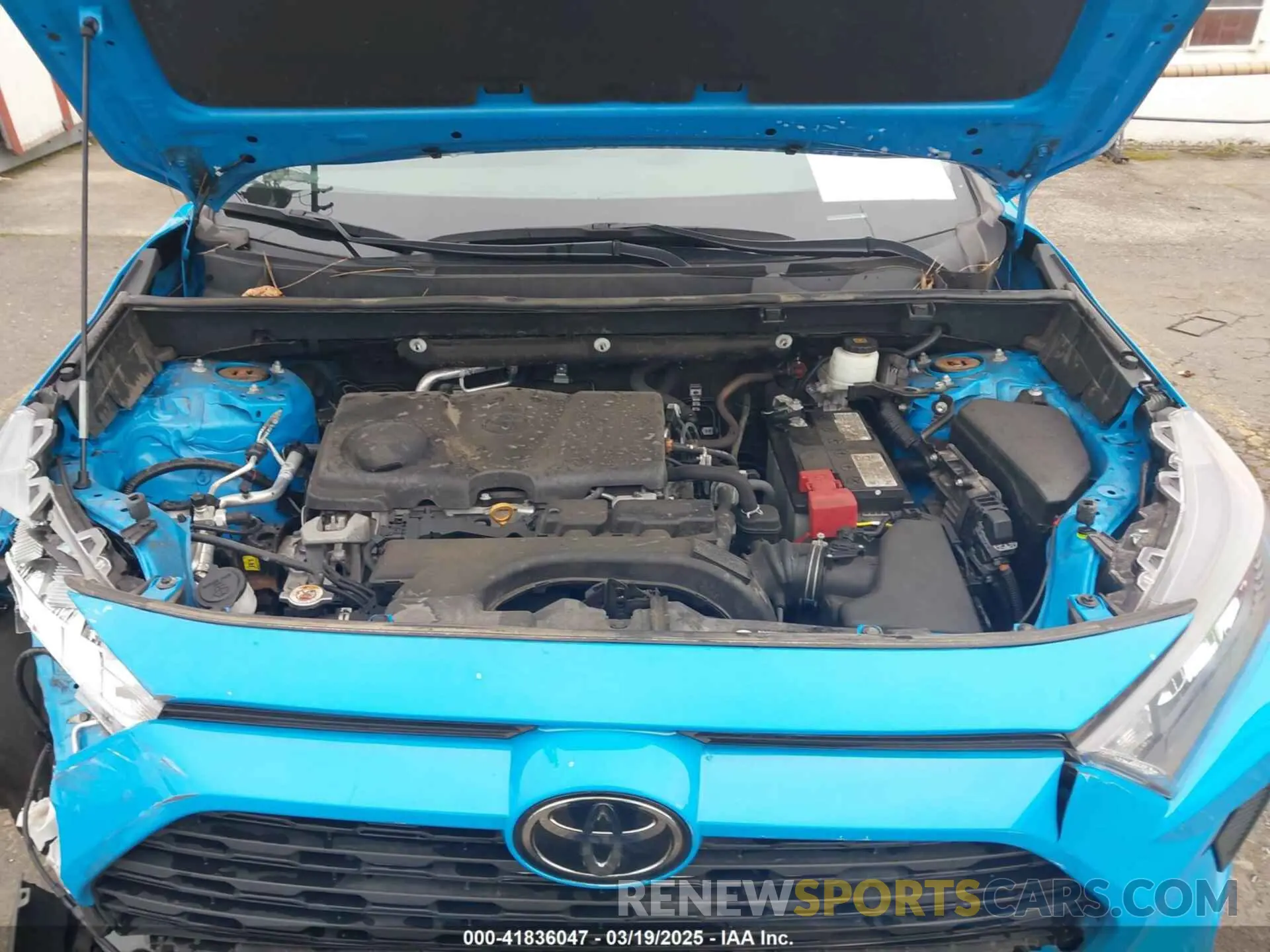 10 Photograph of a damaged car 2T3F1RFV6LW116432 TOYOTA RAV4 2020