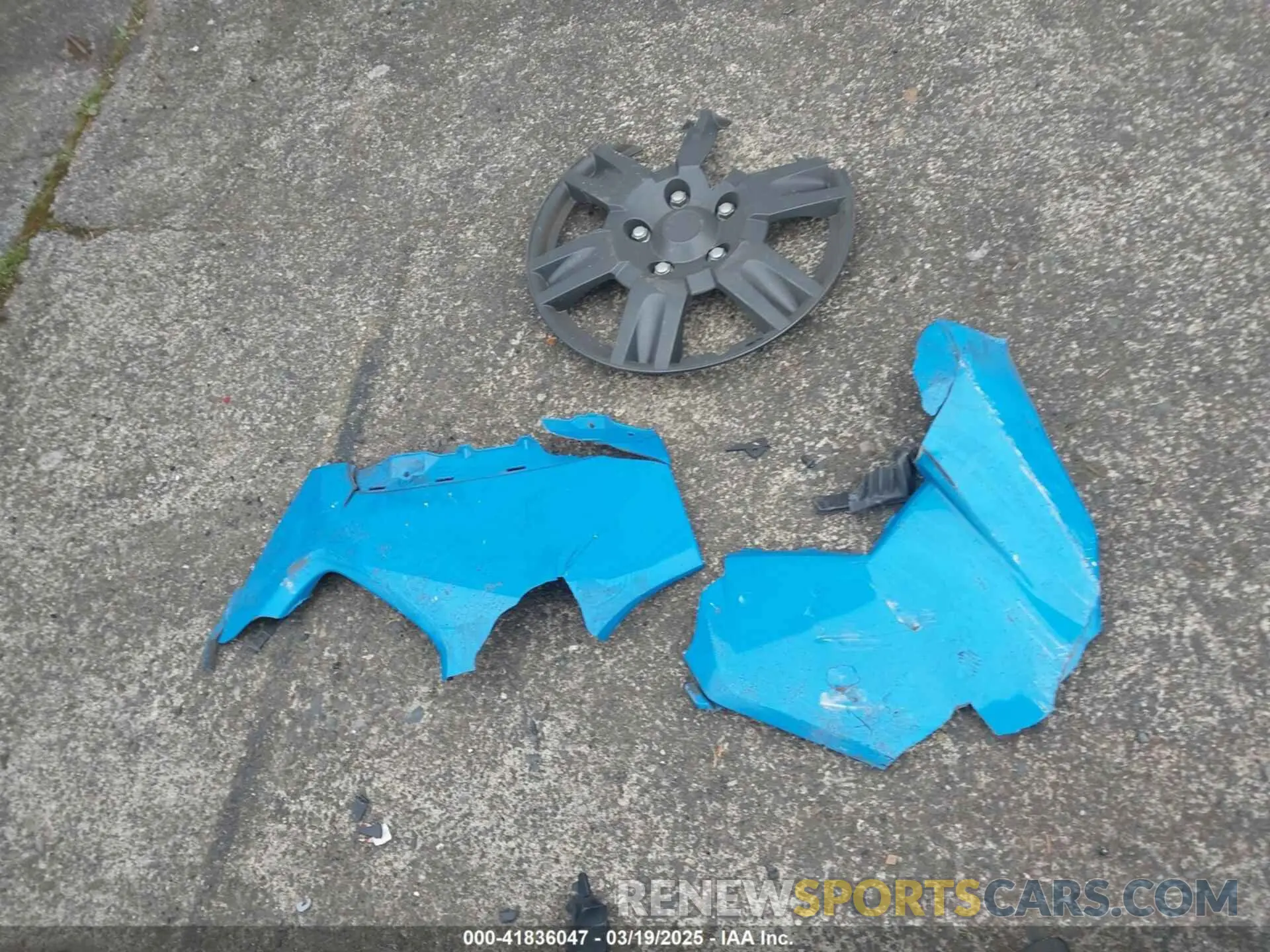 12 Photograph of a damaged car 2T3F1RFV6LW116432 TOYOTA RAV4 2020
