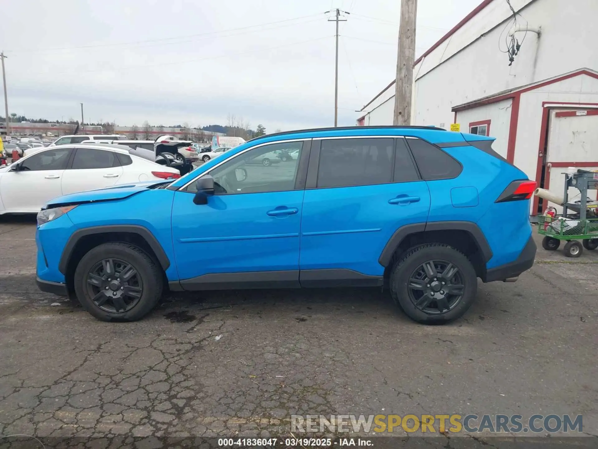 15 Photograph of a damaged car 2T3F1RFV6LW116432 TOYOTA RAV4 2020