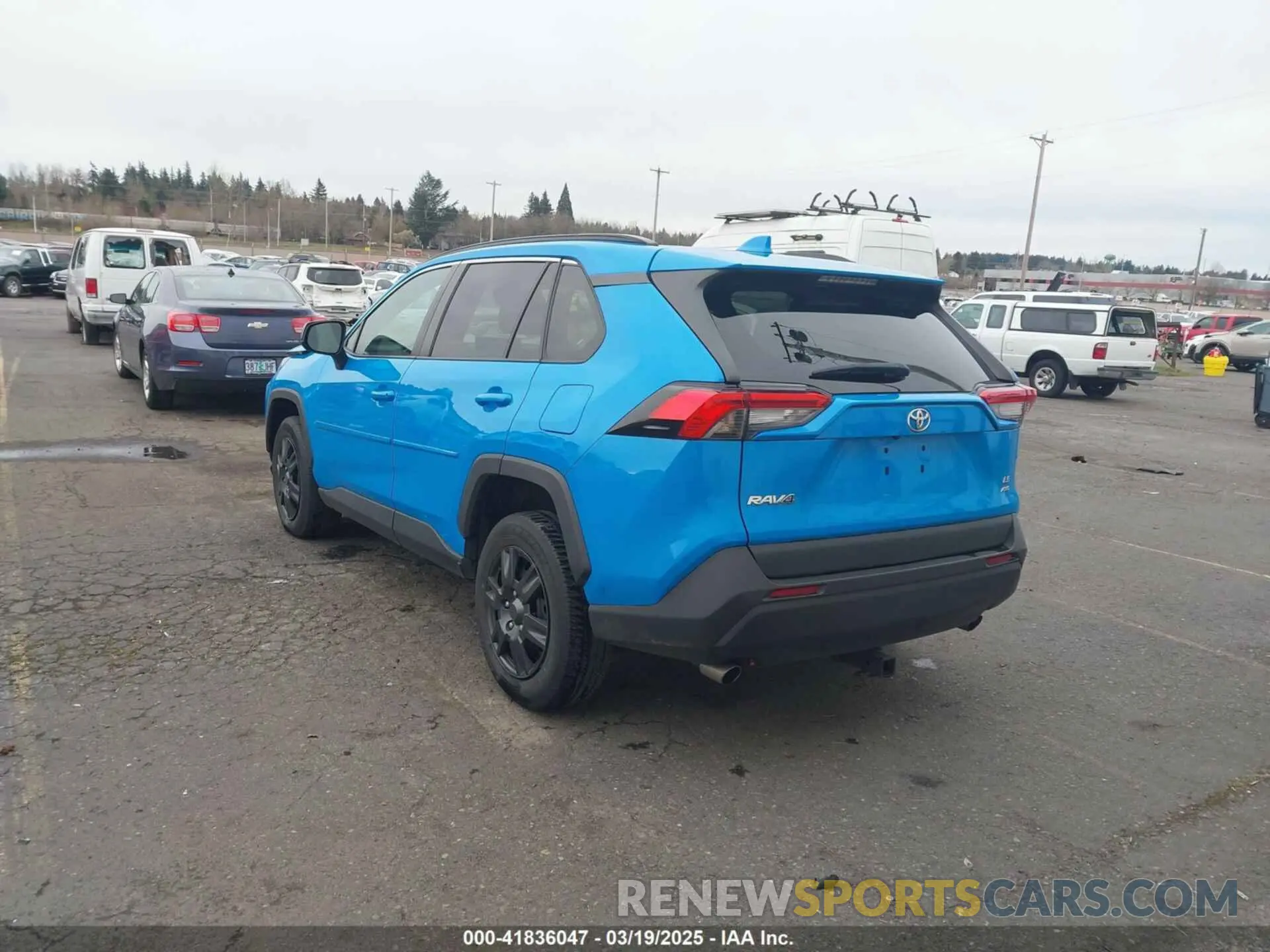 3 Photograph of a damaged car 2T3F1RFV6LW116432 TOYOTA RAV4 2020