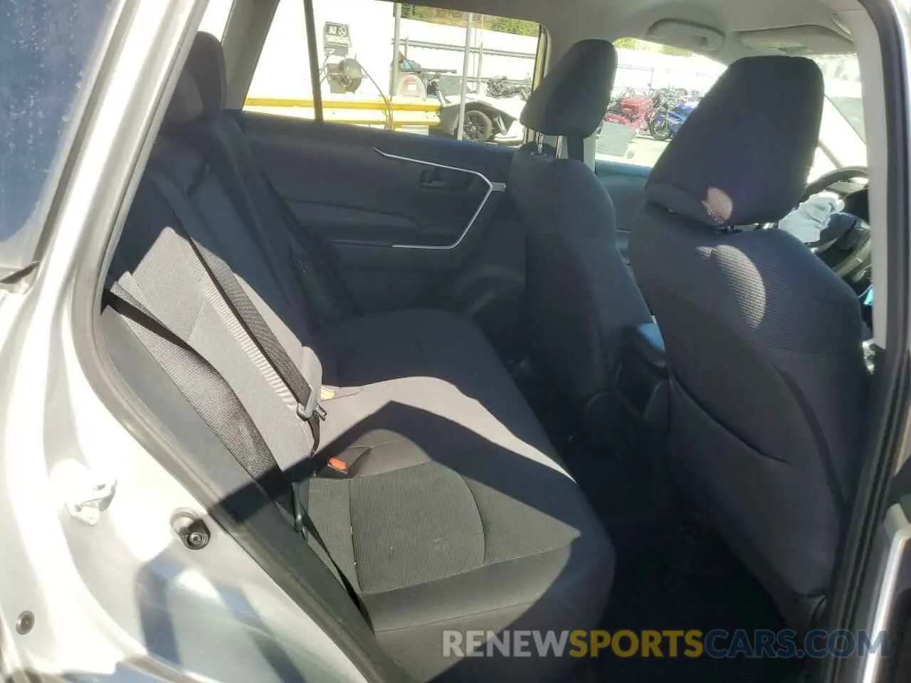 11 Photograph of a damaged car 2T3F1RFV7LC083152 TOYOTA RAV4 2020