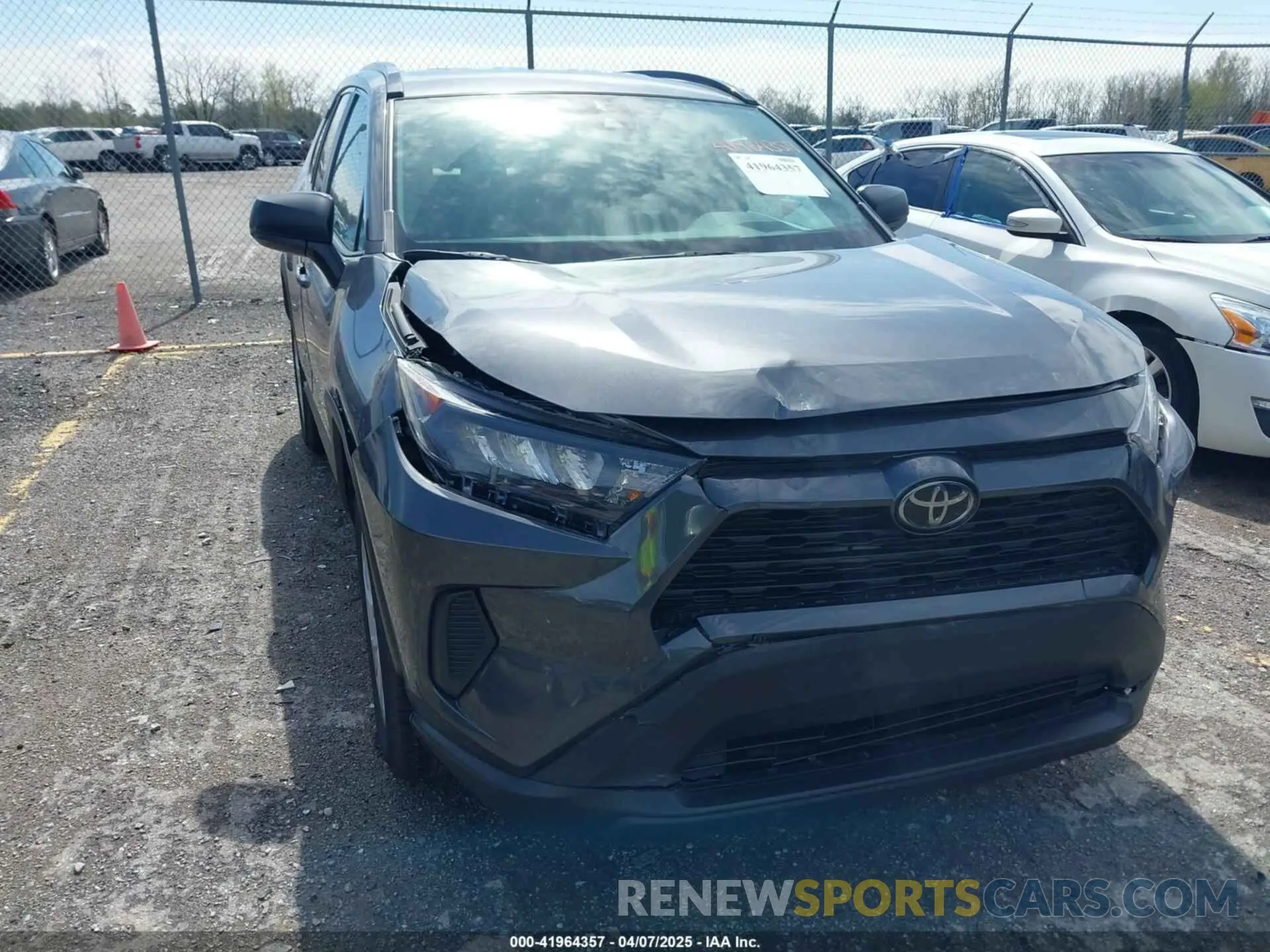 6 Photograph of a damaged car 2T3F1RFV7LC111497 TOYOTA RAV4 2020