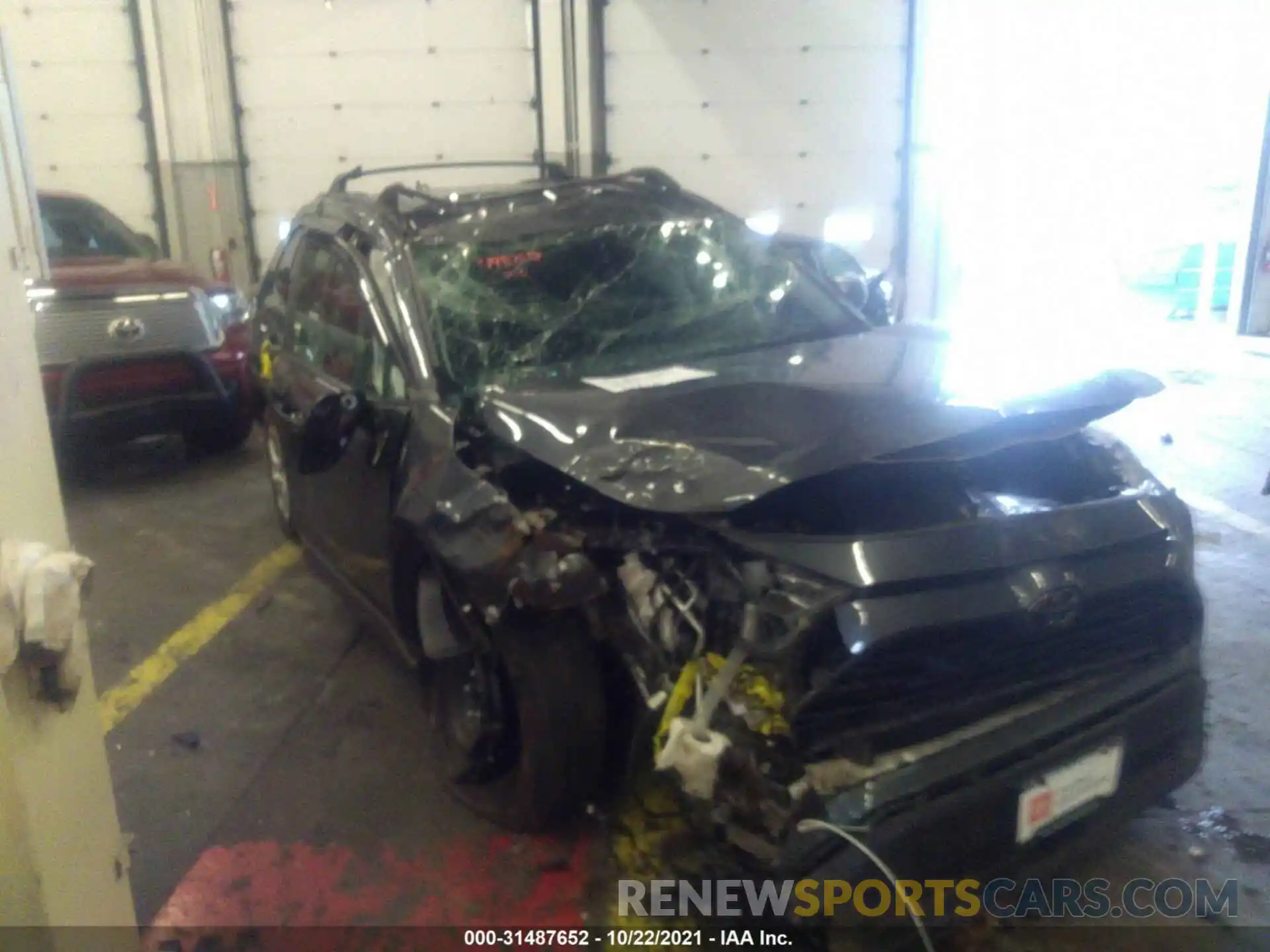 6 Photograph of a damaged car 2T3F1RFV7LC113363 TOYOTA RAV4 2020