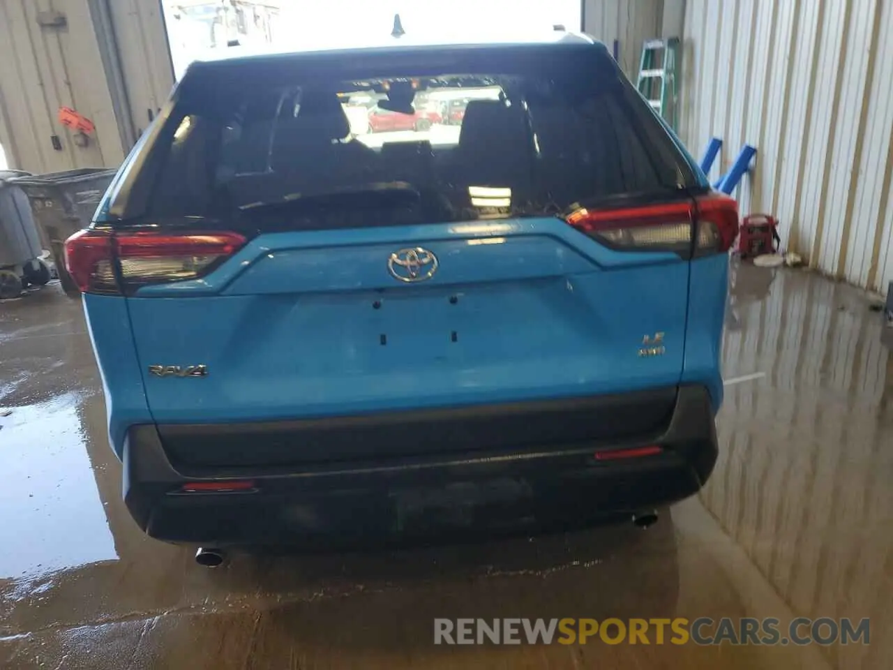 6 Photograph of a damaged car 2T3F1RFV7LW107089 TOYOTA RAV4 2020
