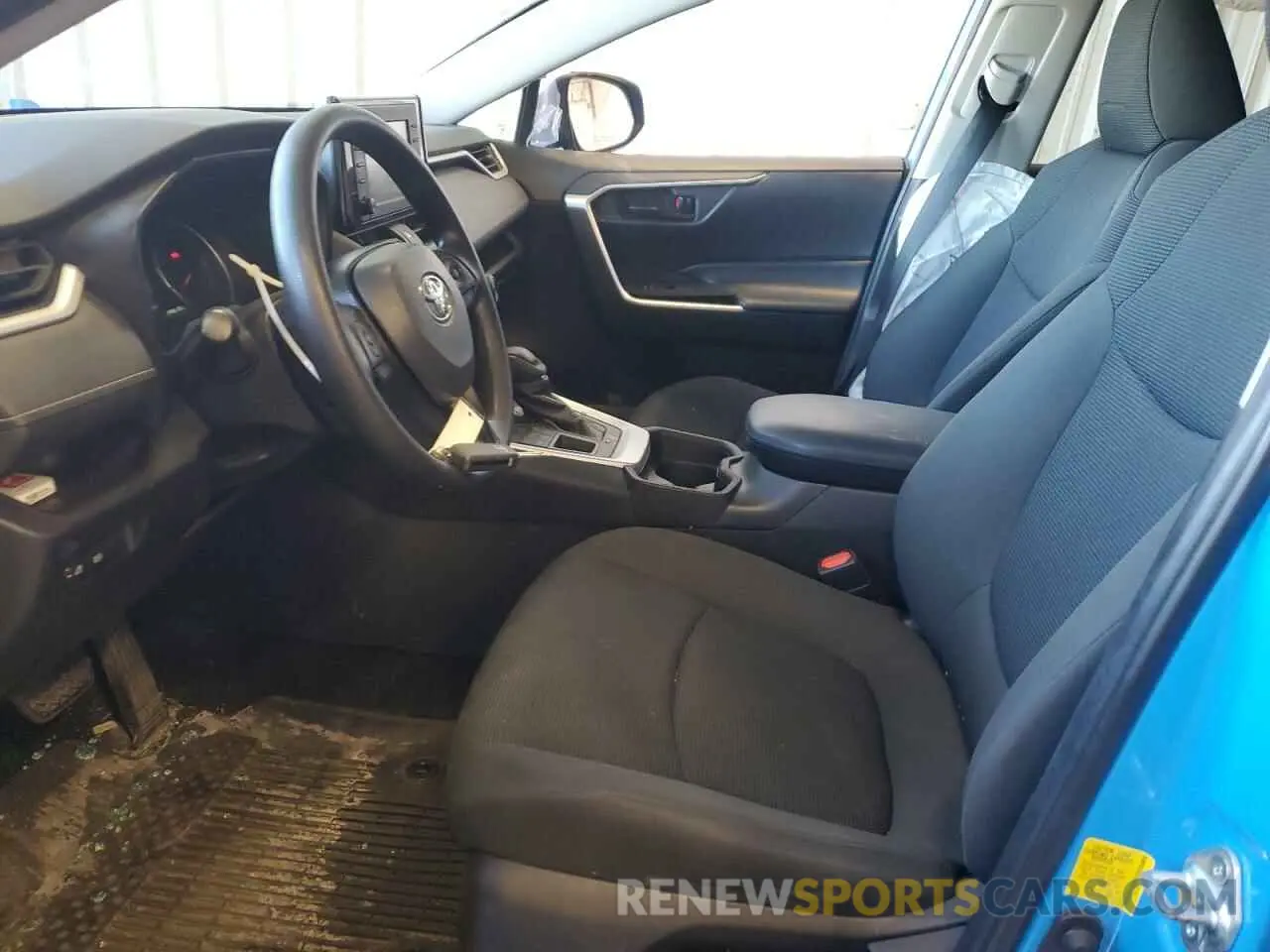 7 Photograph of a damaged car 2T3F1RFV7LW107089 TOYOTA RAV4 2020