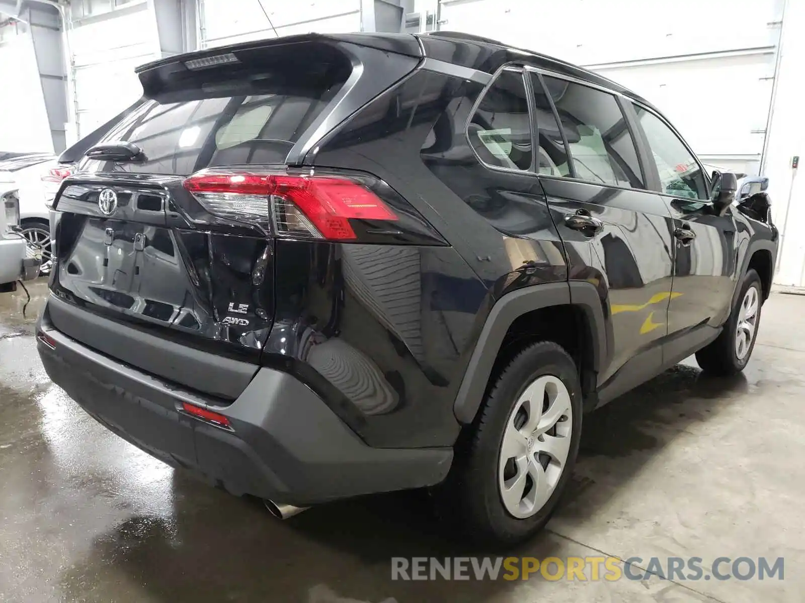 4 Photograph of a damaged car 2T3F1RFV7LW117153 TOYOTA RAV4 2020