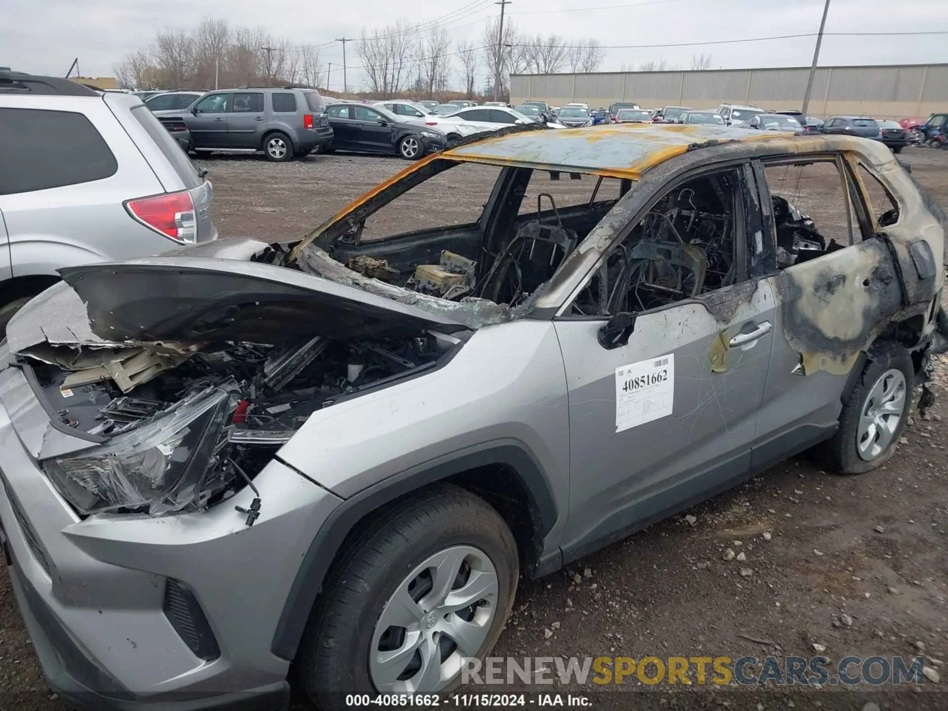 6 Photograph of a damaged car 2T3F1RFV8LC061287 TOYOTA RAV4 2020