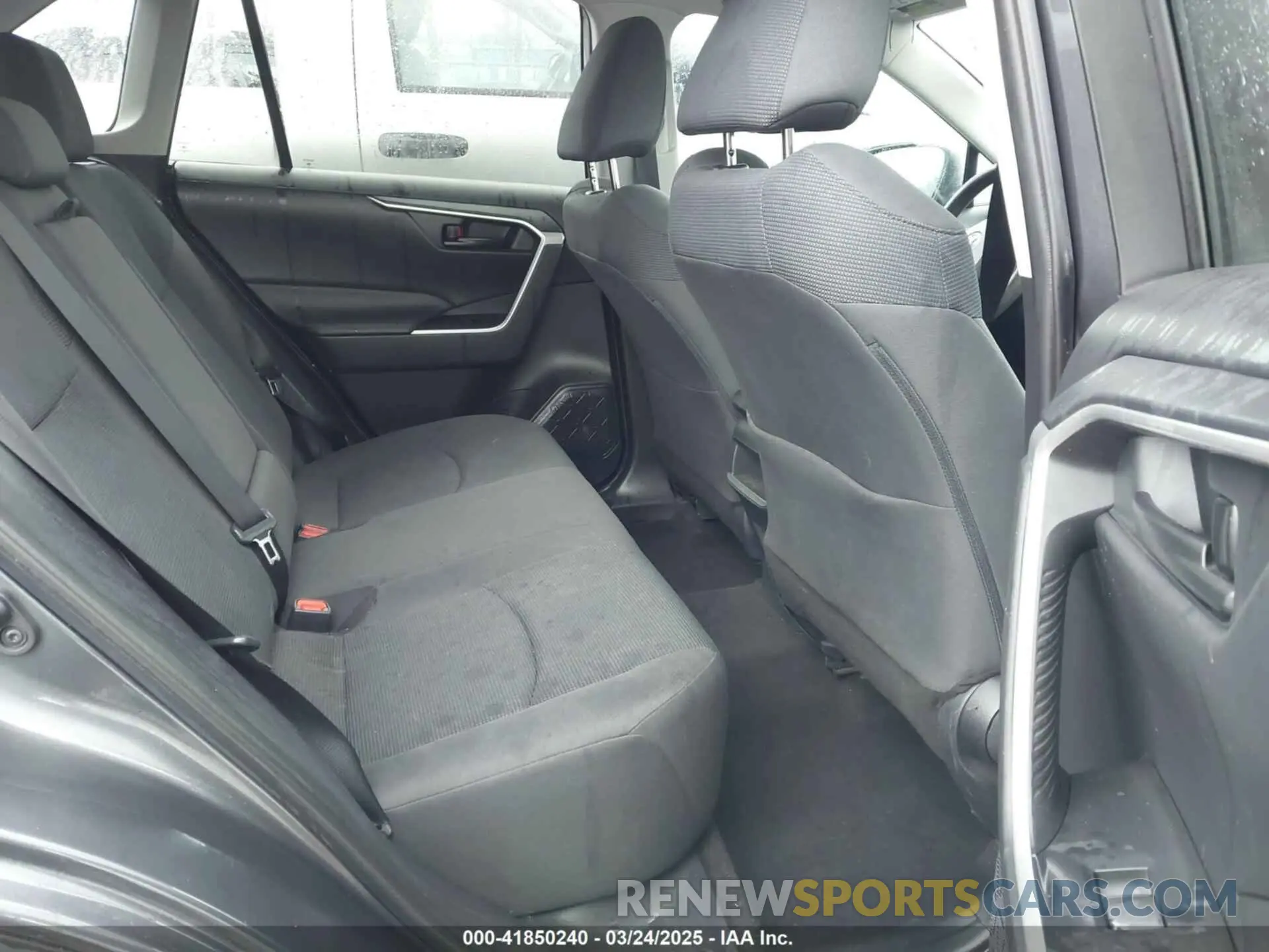 8 Photograph of a damaged car 2T3F1RFV8LC063346 TOYOTA RAV4 2020