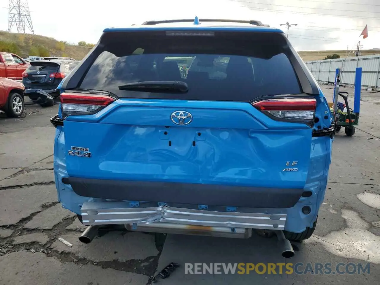 6 Photograph of a damaged car 2T3F1RFV8LC080048 TOYOTA RAV4 2020