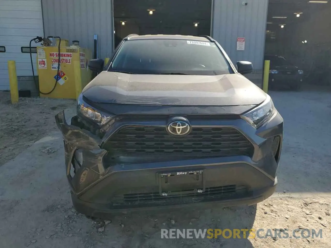 5 Photograph of a damaged car 2T3F1RFV8LC099943 TOYOTA RAV4 2020