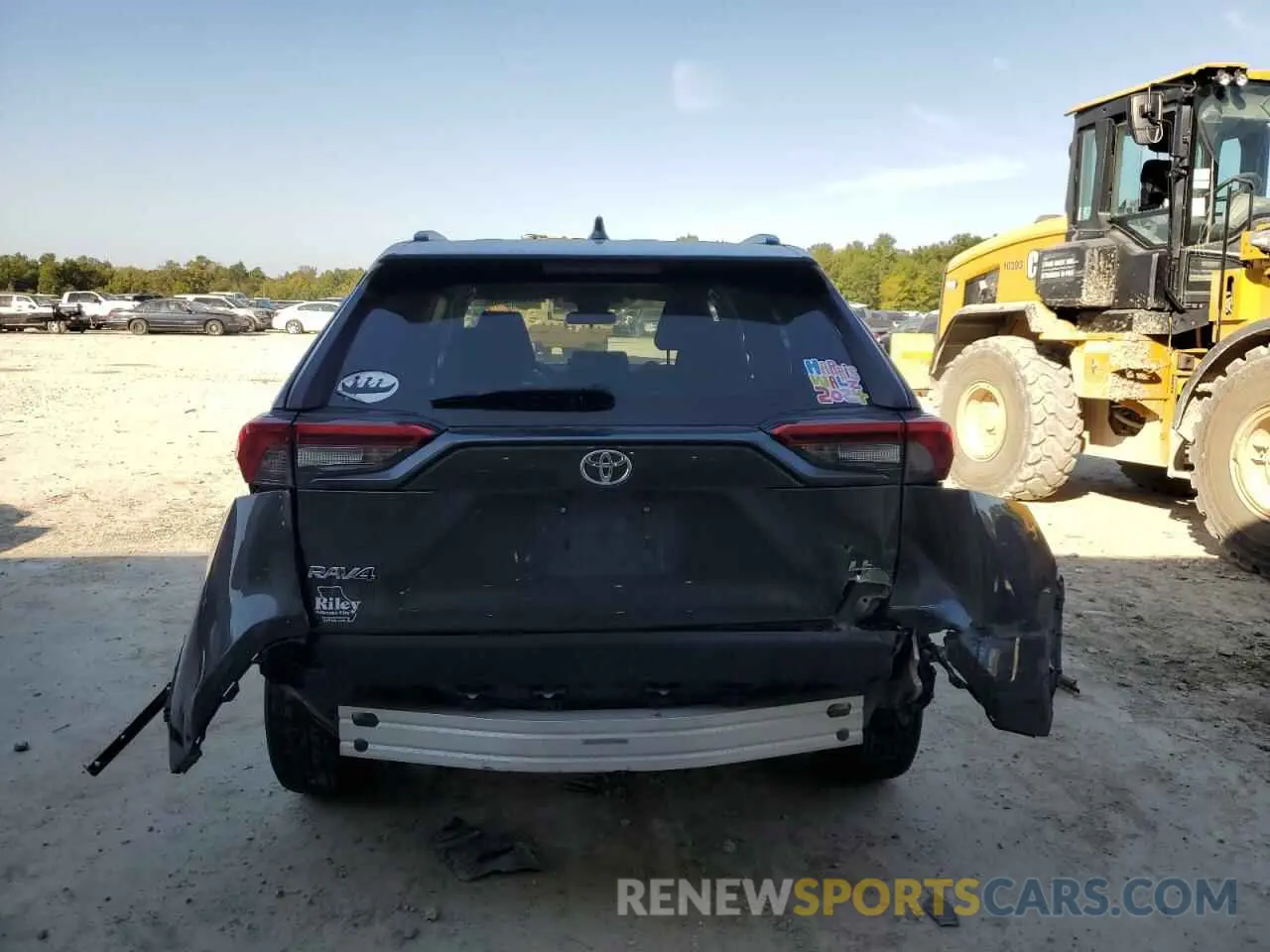 6 Photograph of a damaged car 2T3F1RFV8LC099943 TOYOTA RAV4 2020