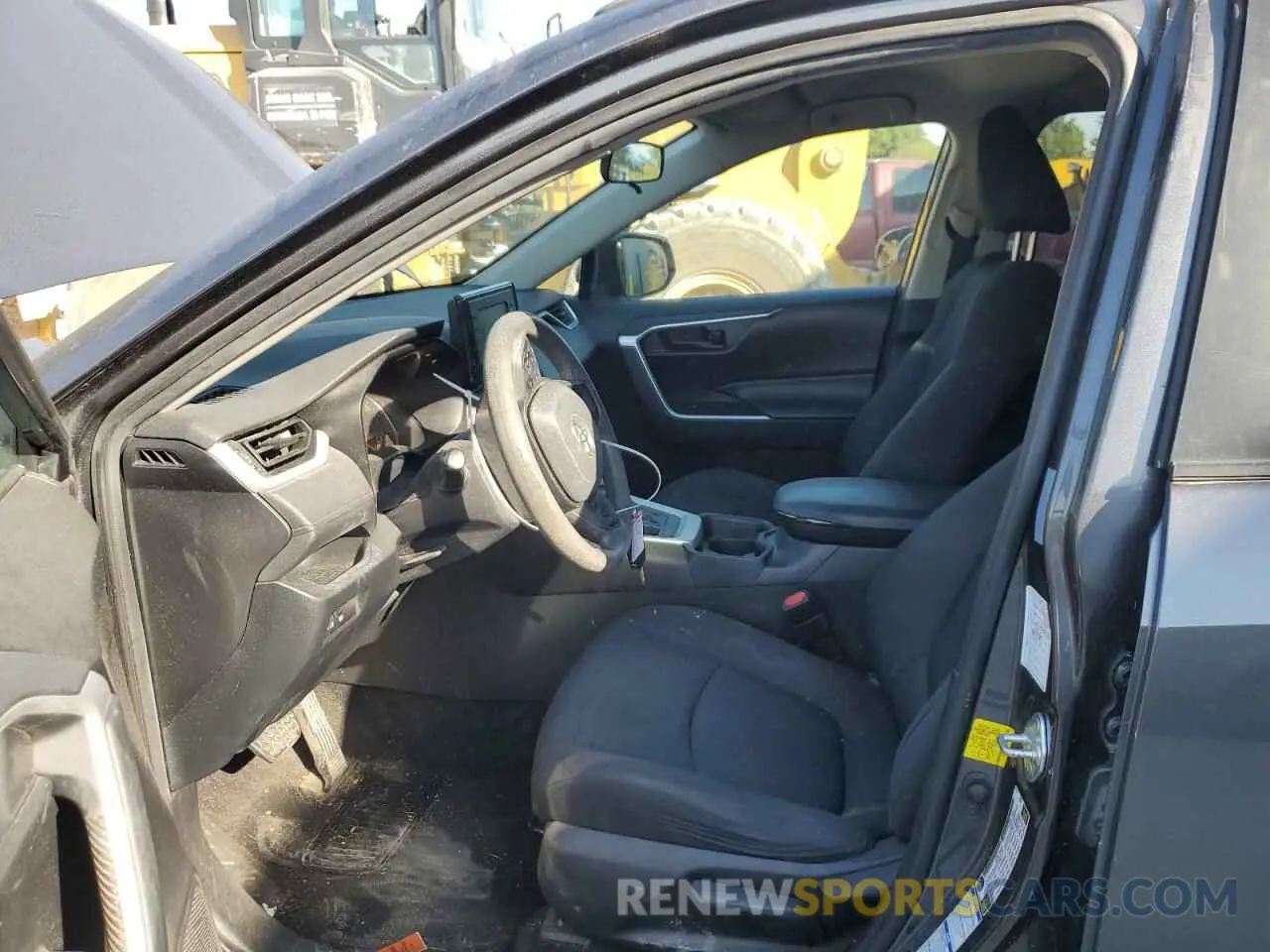 7 Photograph of a damaged car 2T3F1RFV8LC099943 TOYOTA RAV4 2020