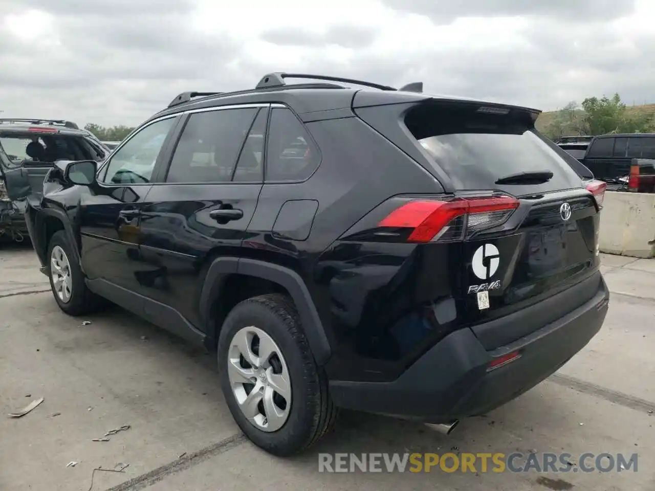 3 Photograph of a damaged car 2T3F1RFV8LC116725 TOYOTA RAV4 2020