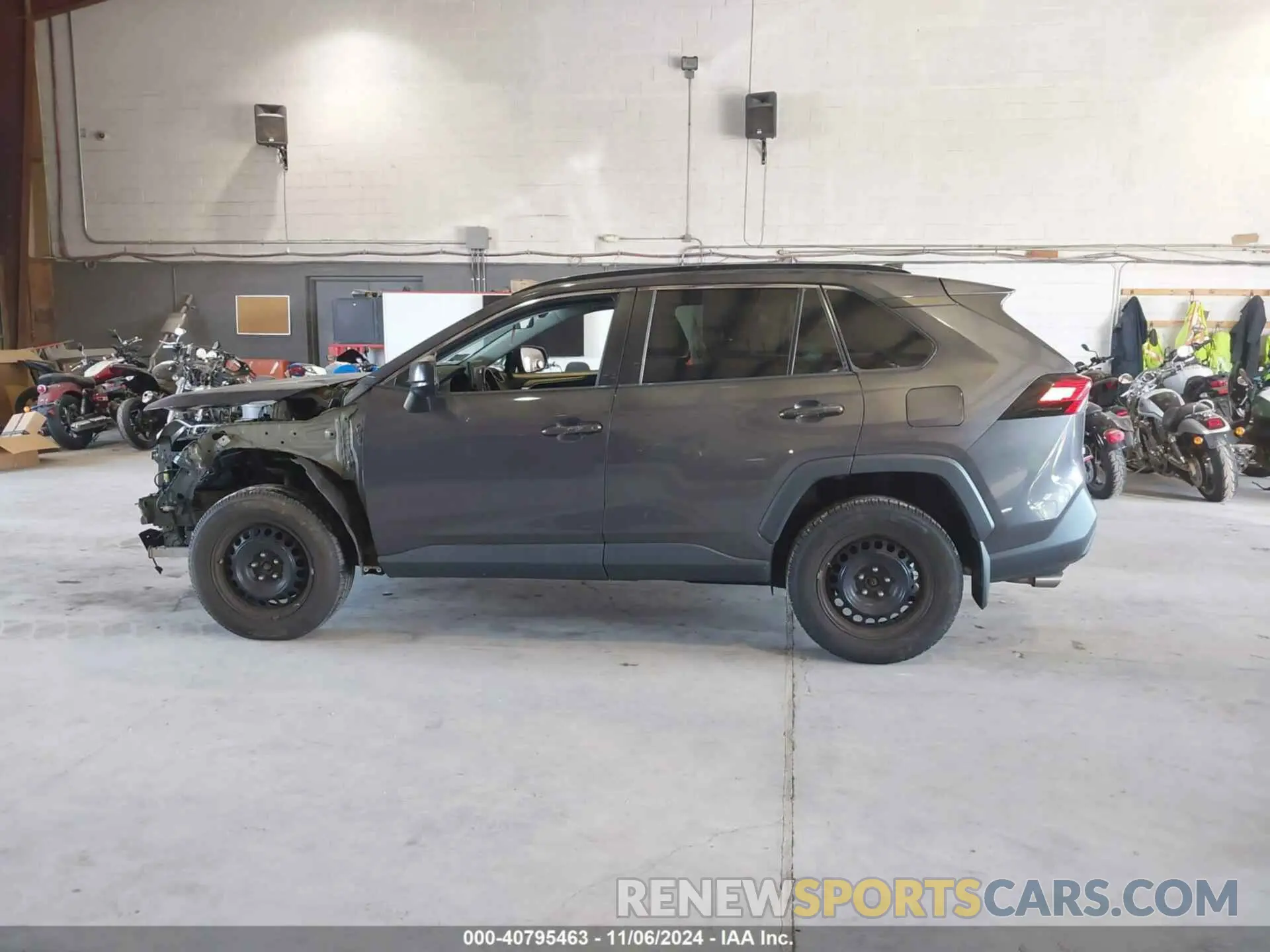 15 Photograph of a damaged car 2T3F1RFV8LW092778 TOYOTA RAV4 2020