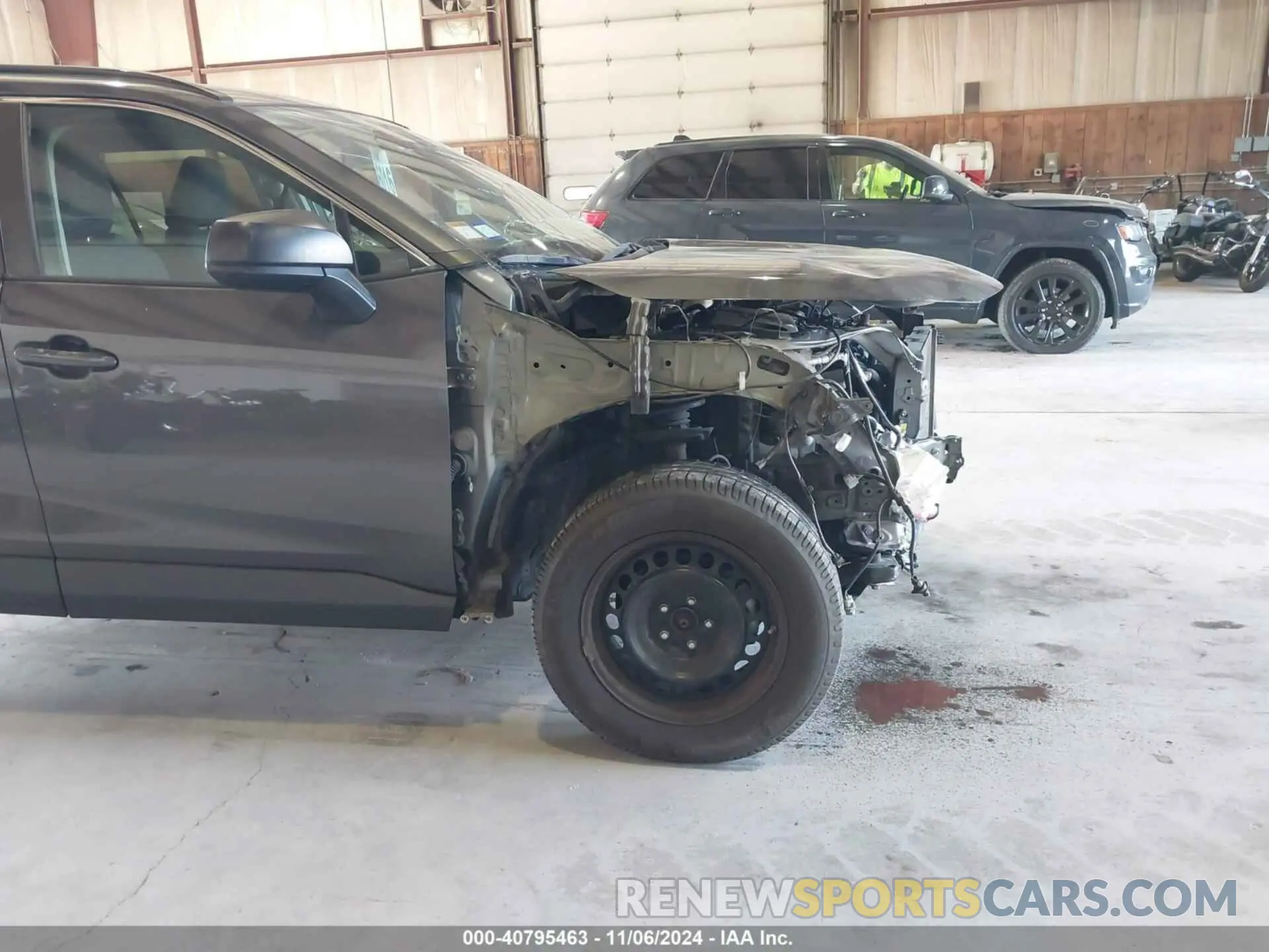 18 Photograph of a damaged car 2T3F1RFV8LW092778 TOYOTA RAV4 2020