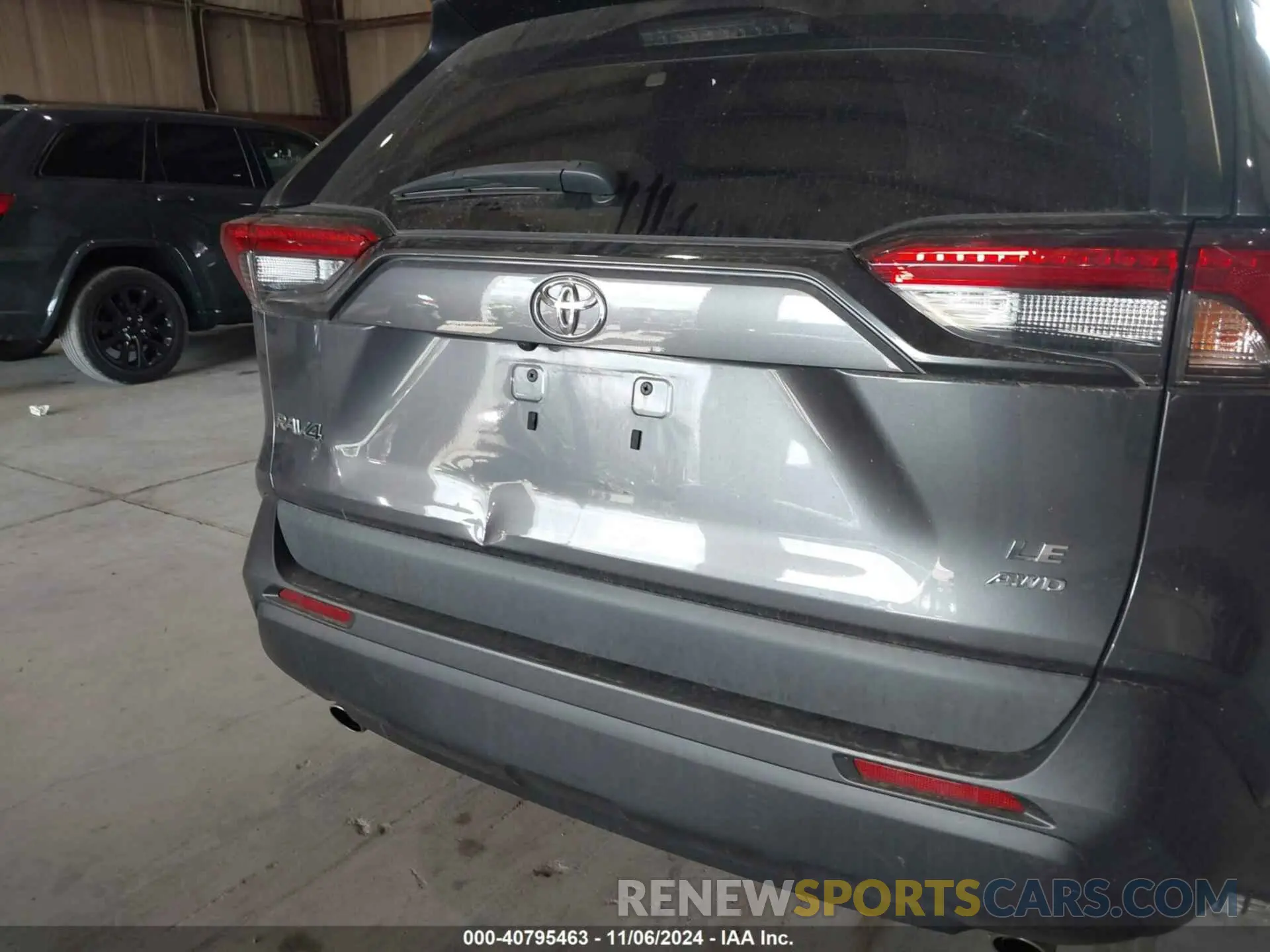 21 Photograph of a damaged car 2T3F1RFV8LW092778 TOYOTA RAV4 2020