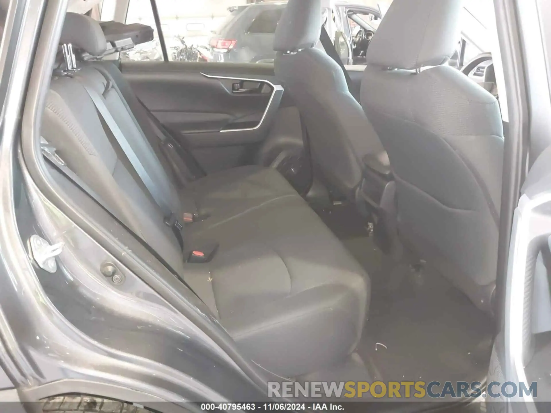 8 Photograph of a damaged car 2T3F1RFV8LW092778 TOYOTA RAV4 2020